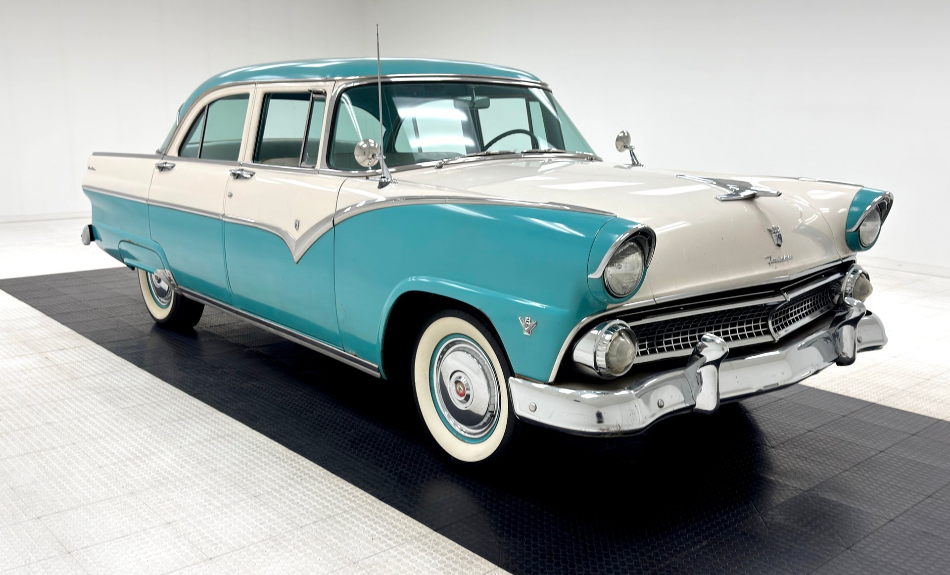 1955 Ford Fairlane - Town Sedan, foto 7