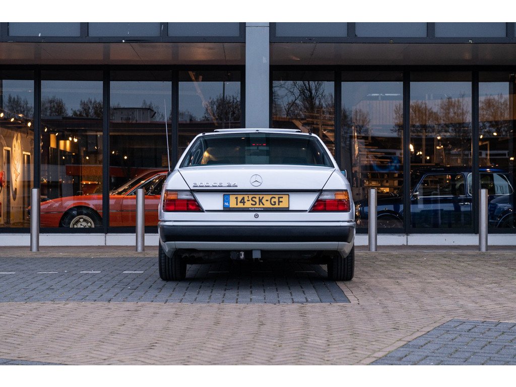 1991 Mercedes-Benz E-Class - 300 CE-24 (W124), foto 6