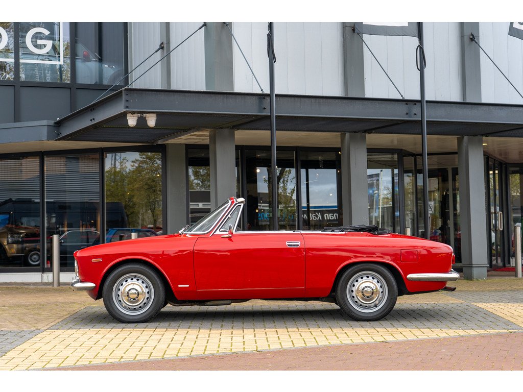 1965 Alfa Romeo Giulia - Sprint GTC, foto 2