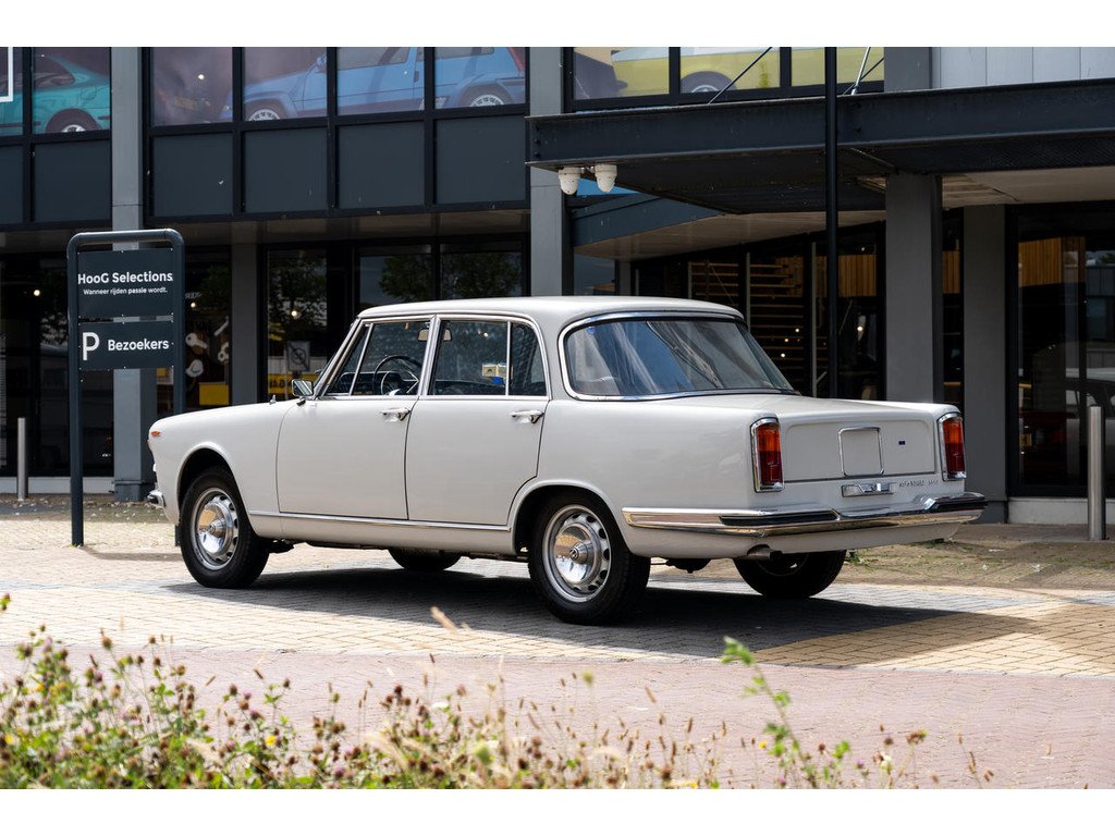 1966 Alfa Romeo 2600 - Berlina, foto 2