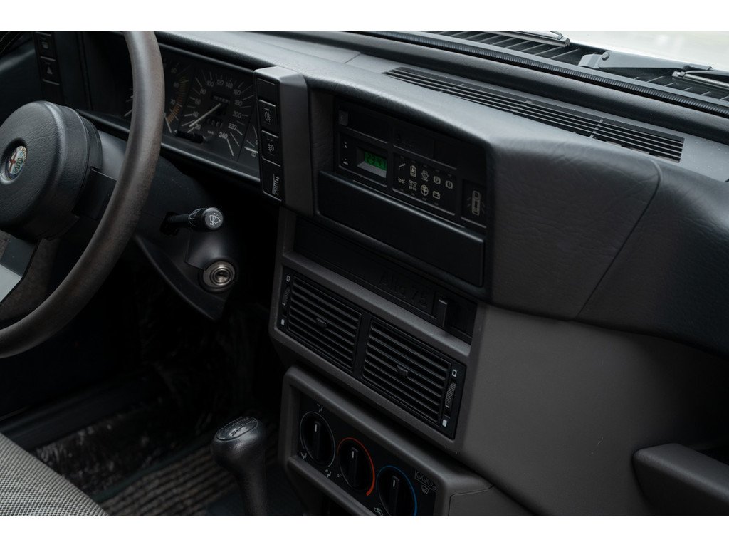 1988 Alfa Romeo 75 - 1.8 Turbo Zender, foto 7