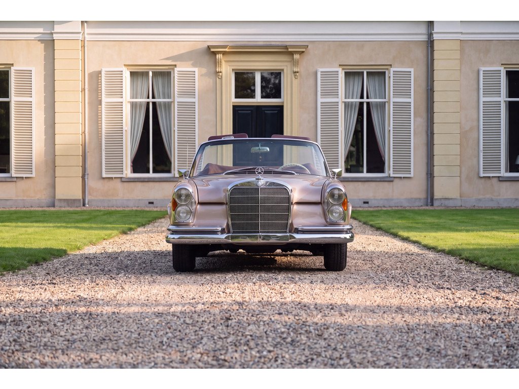 1963 Mercedes-Benz S-Class W111/112 - 220 SE W111 Cabriolet, foto 2