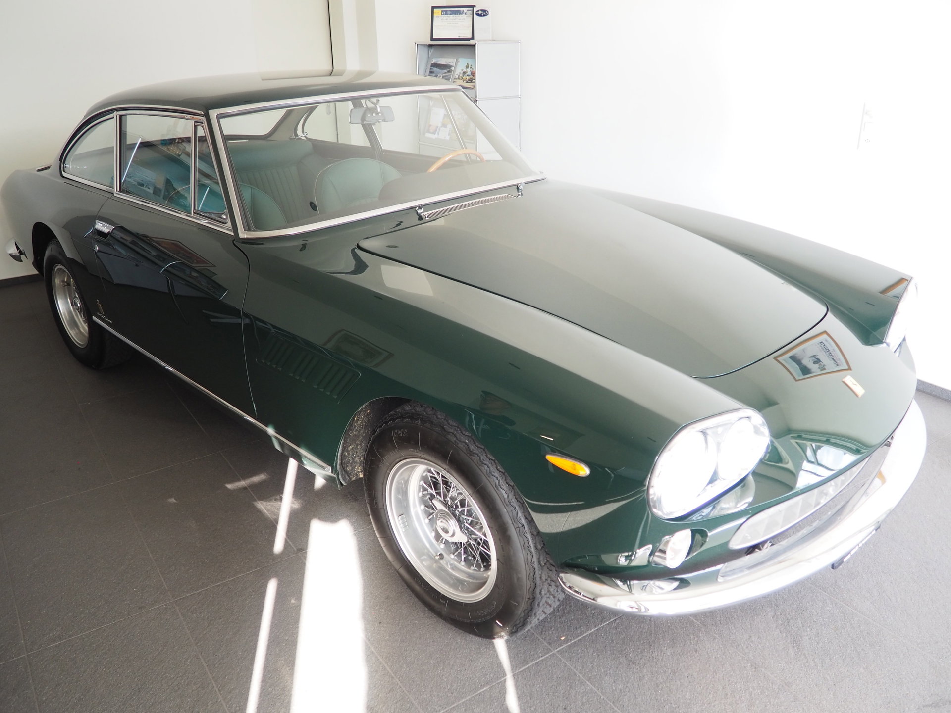 1964 Ferrari 330 - Maranello Perfection 1964 Ferrari 330 GT 2+2 Serie 1 Factory-Restored by Ferrari Classiche | “Red Book” & Matching Numbers | Concours Condition, foto 5