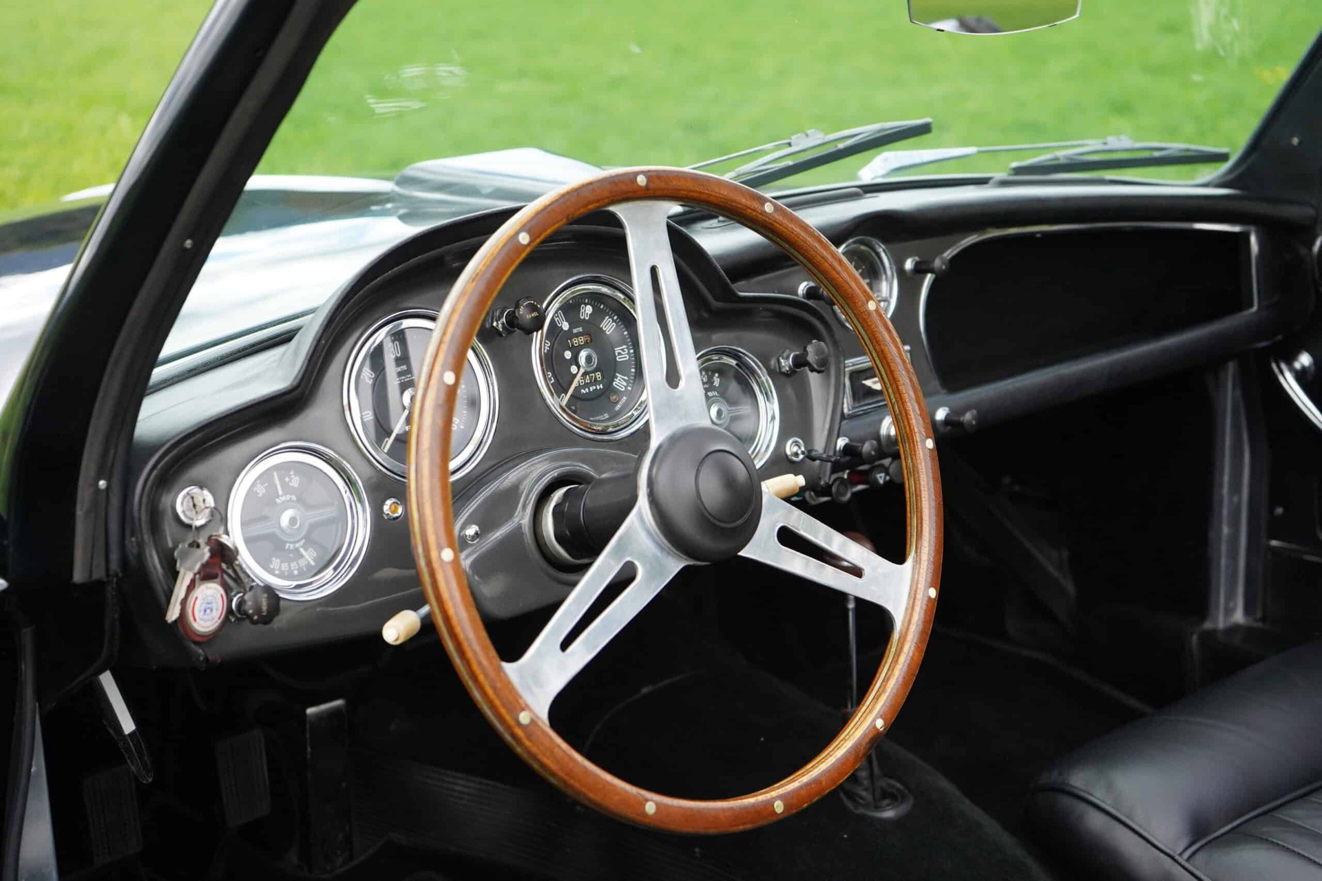 1959 Aston Martin DB2/4 - Matching Numbers / Twin Exhaust / Originaler Linkslenker, foto 5