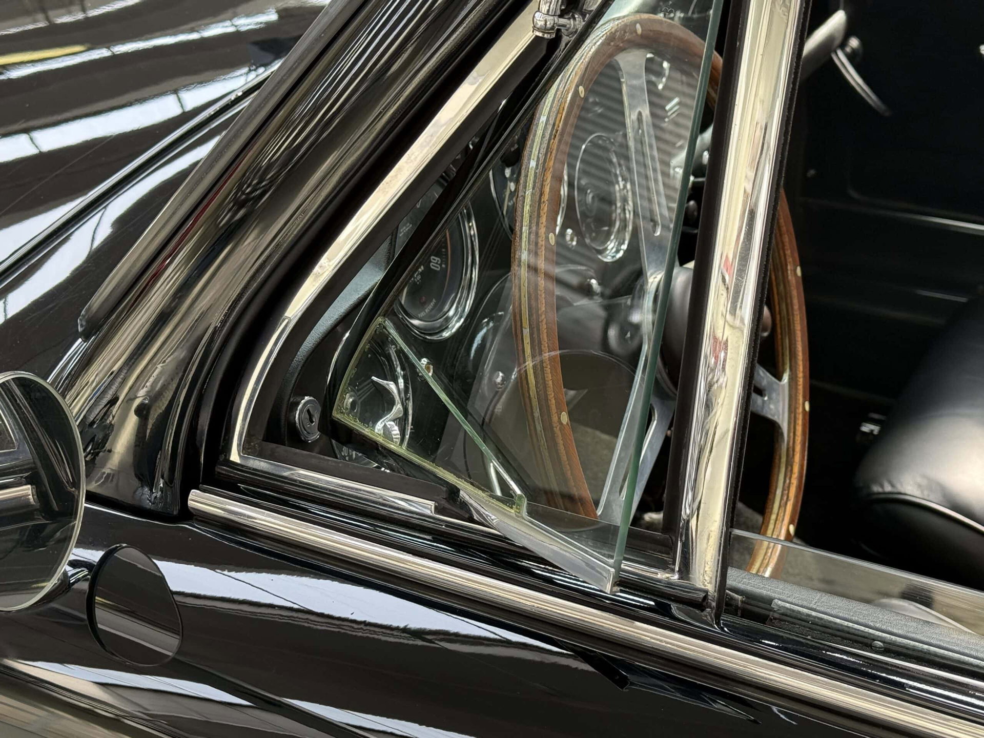 1959 Aston Martin DB2/4 - Matching Numbers / Twin Exhaust / Originaler Linkslenker, foto 11