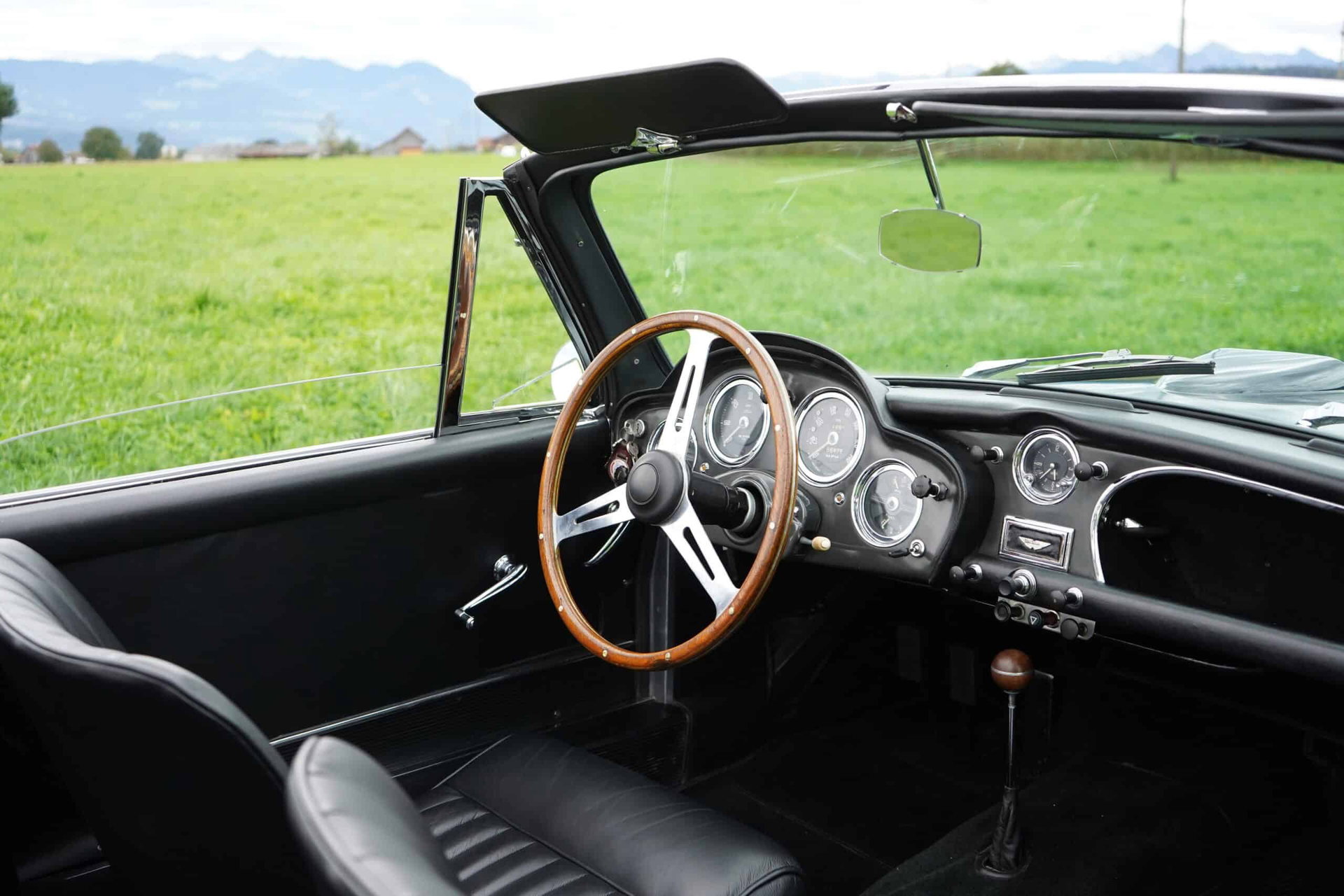 1959 Aston Martin DB2/4 - Matching Numbers / Twin Exhaust / Originaler Linkslenker, foto 3