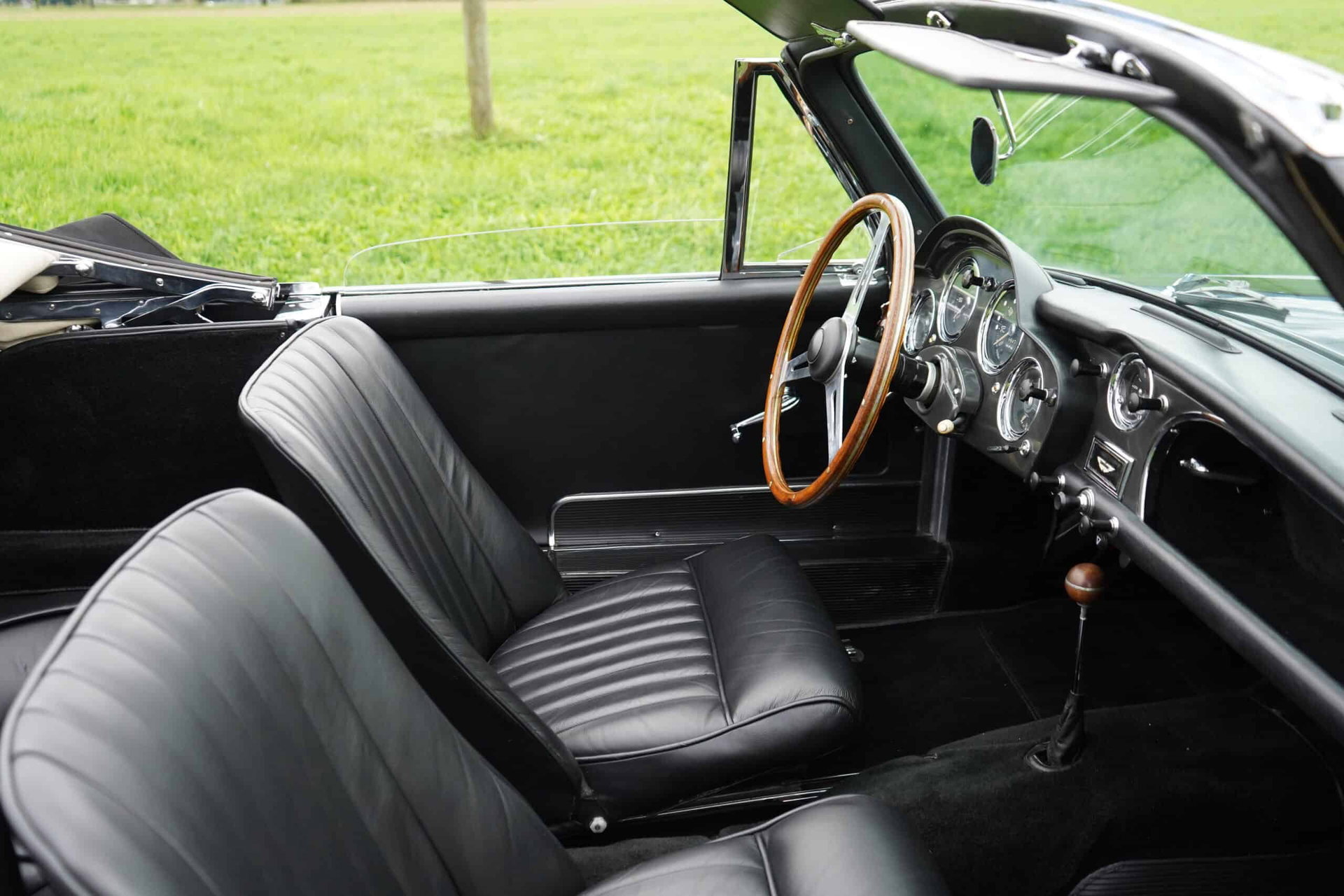 1959 Aston Martin DB2/4 - Matching Numbers / Twin Exhaust / Originaler Linkslenker, foto 7