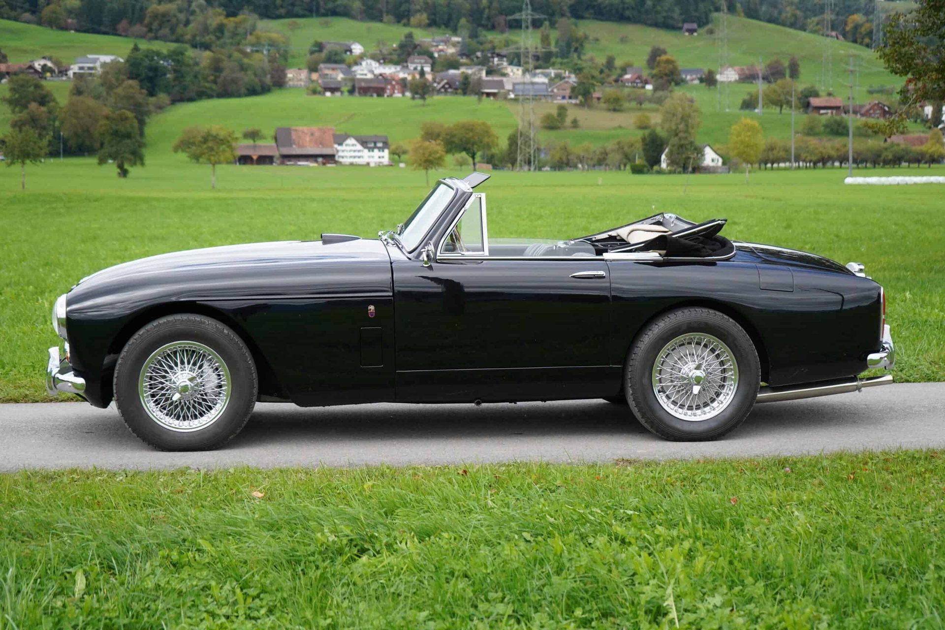 1959 Aston Martin DB2/4 - Matching Numbers / Twin Exhaust / Originaler Linkslenker, foto 10