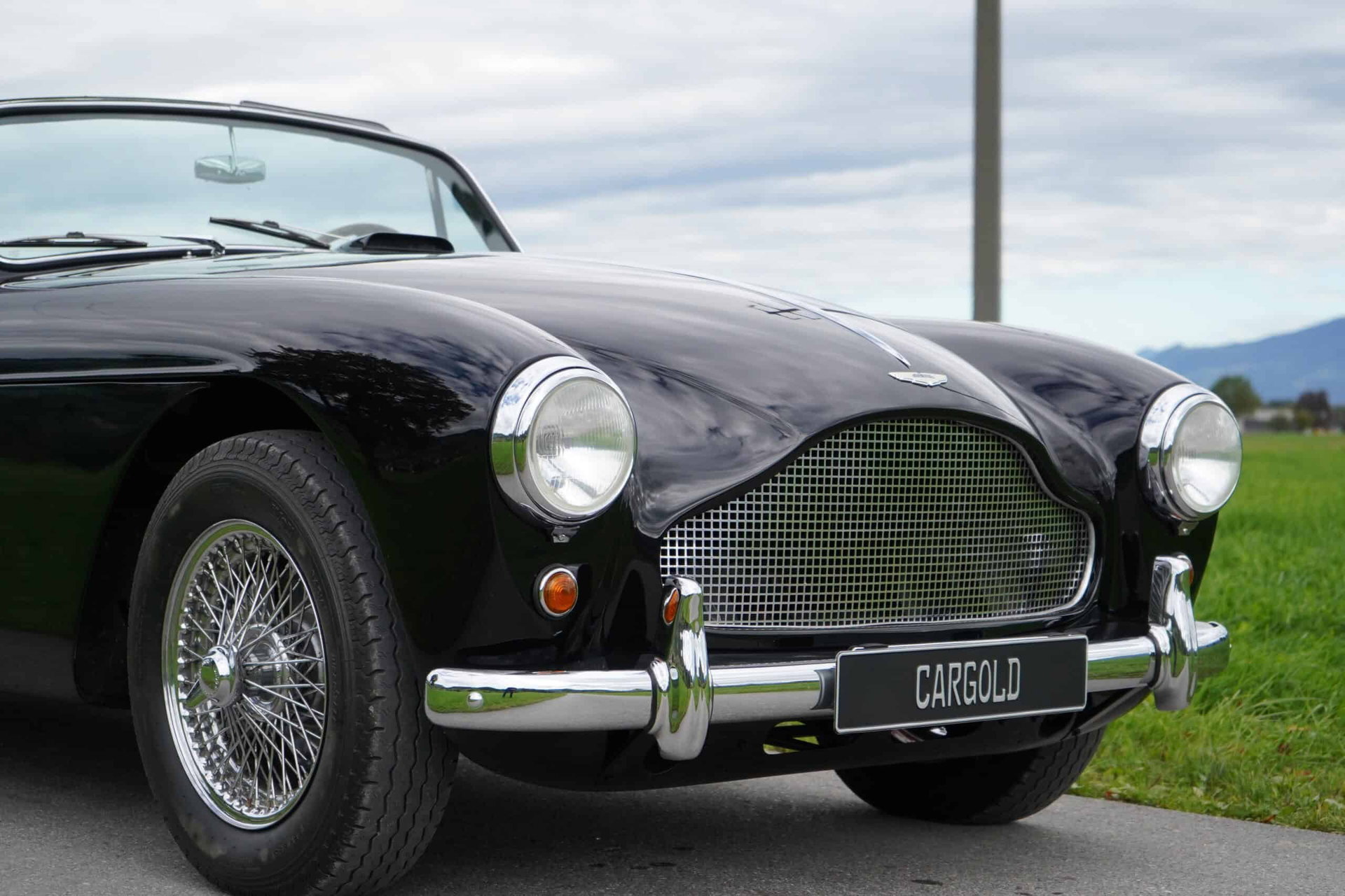 1959 Aston Martin DB2/4 - Matching Numbers / Twin Exhaust / Originaler Linkslenker, foto 6