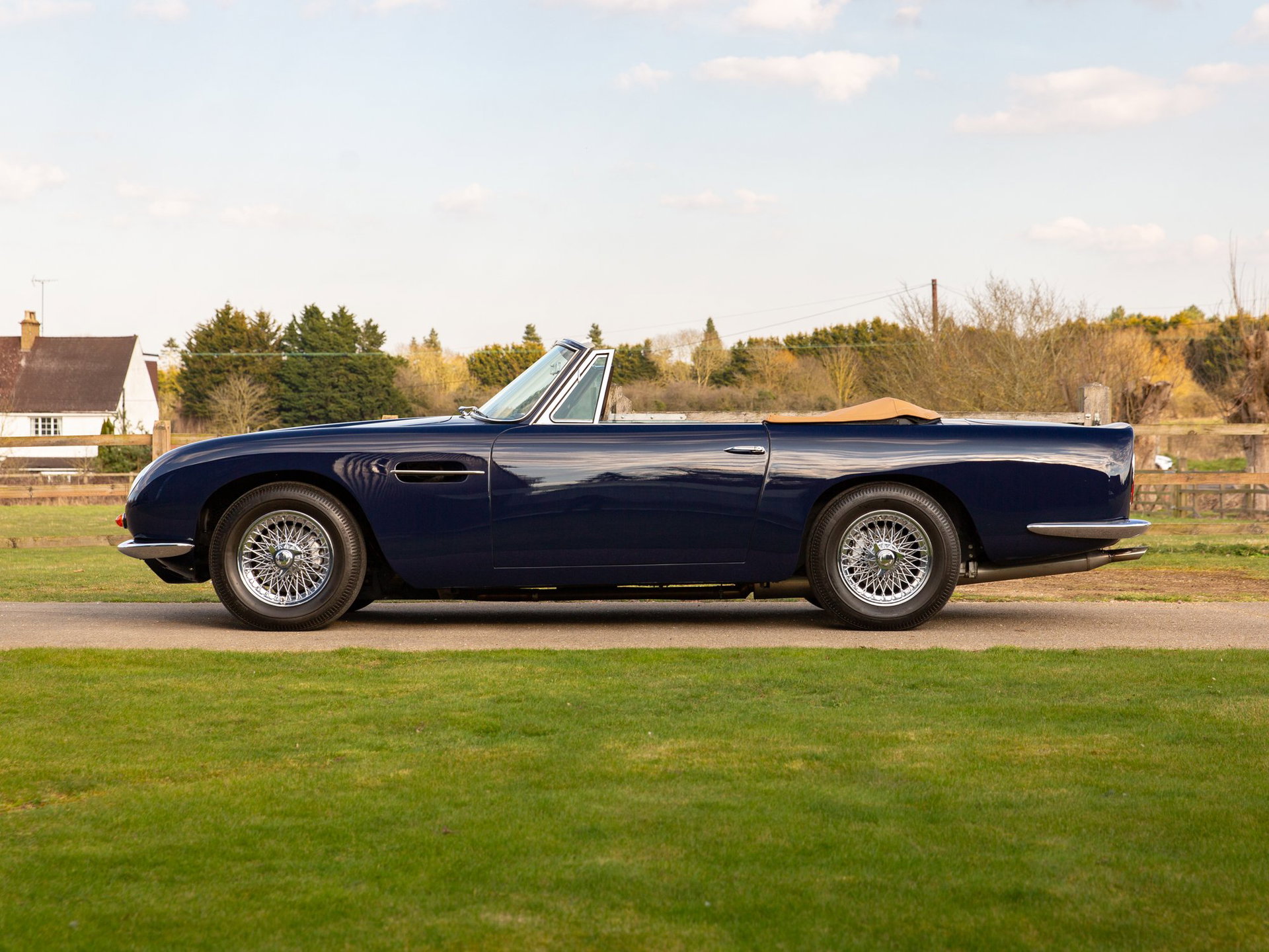 1967 Aston Martin DB6 - Volante, foto 2