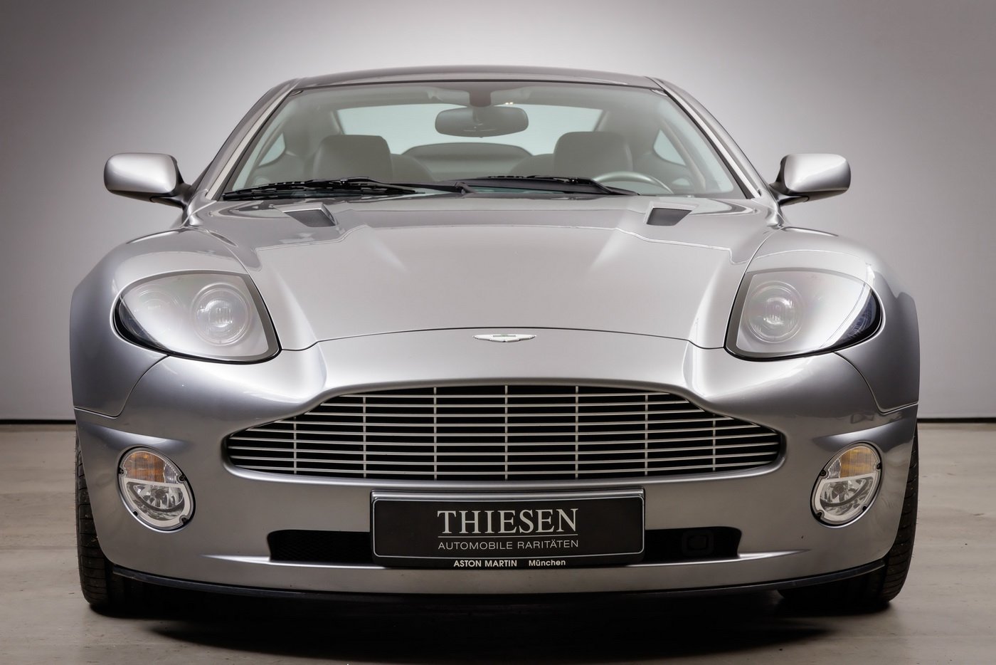 2001 Aston Martin Vanquish - V12 Vanquish, foto 2