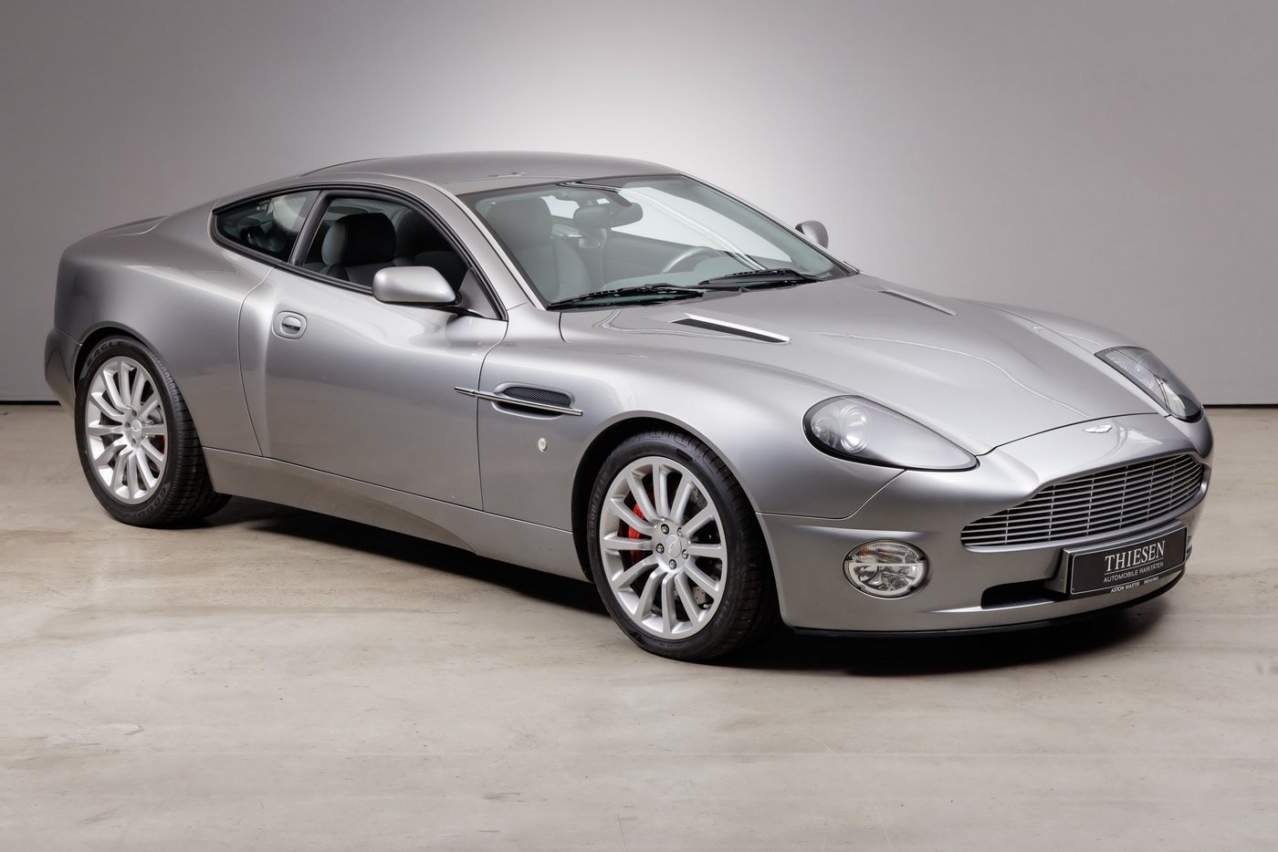 2001 Aston Martin Vanquish - V12 Vanquish, foto 3