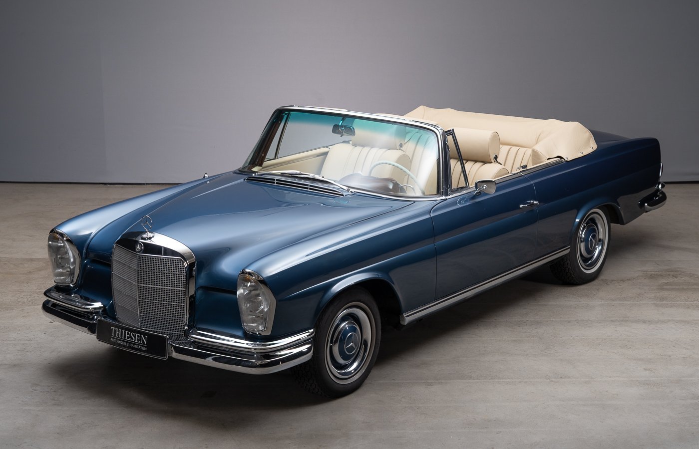 1966 Mercedes-Benz S-Class W111/112 - 250 SE Cabriolet, foto 1