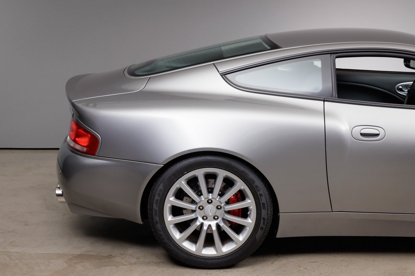 2001 Aston Martin Vanquish - V12 Vanquish, foto 6