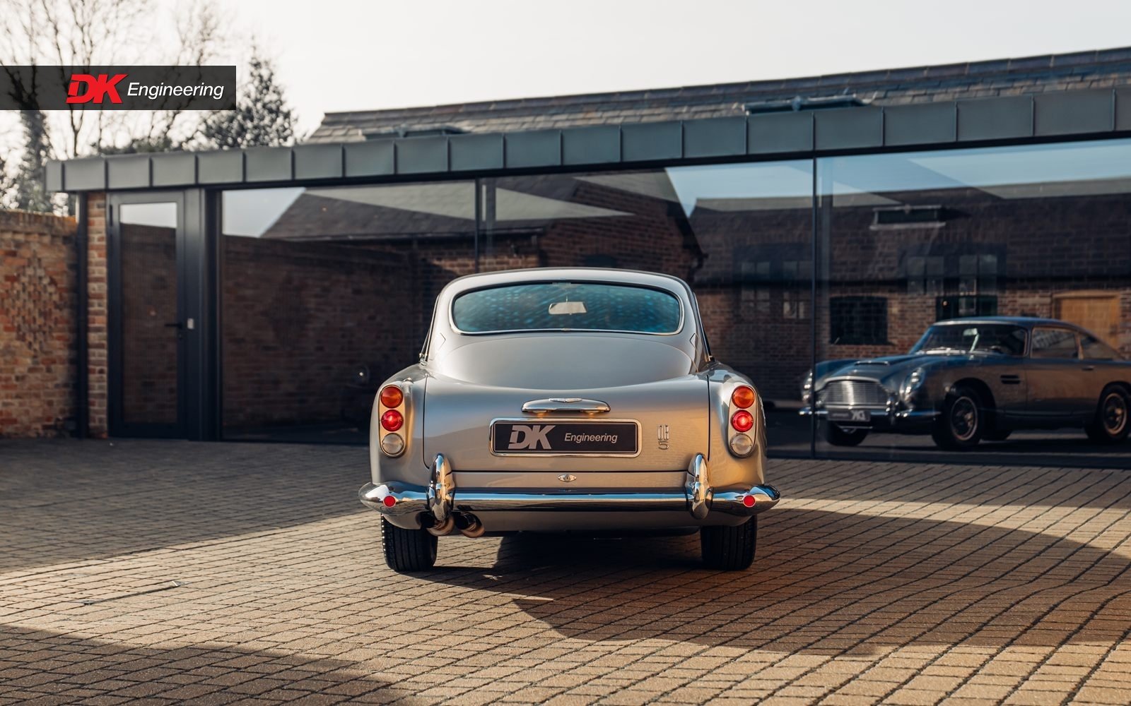 1964 Aston Martin DB5 - UK Supplied - Silver Birch over Burgundy, foto 7