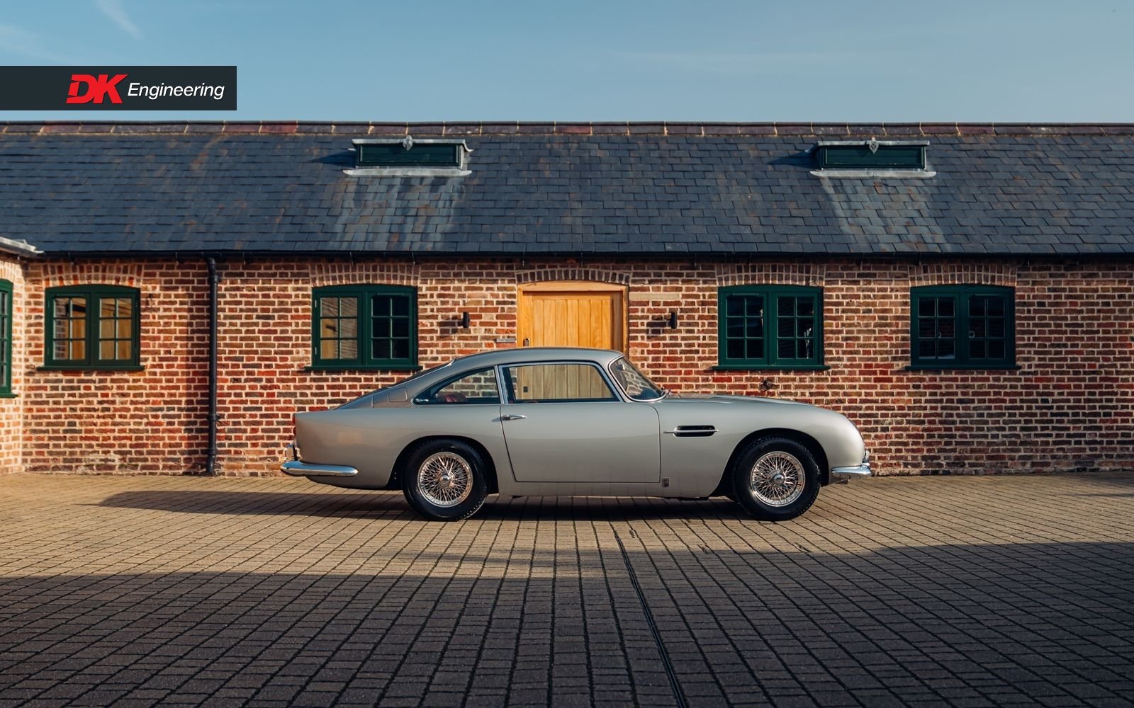 1964 Aston Martin DB5 - UK Supplied - Silver Birch over Burgundy, foto 3