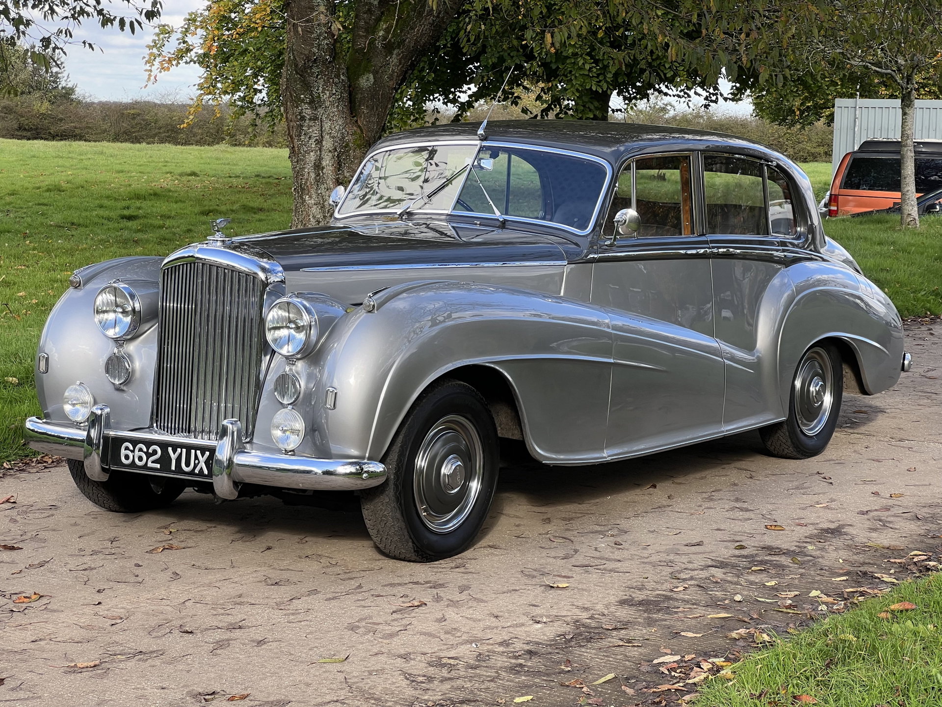 1951 Bentley Mark VI - Mulliner "Lightweight" Saloon, foto 2