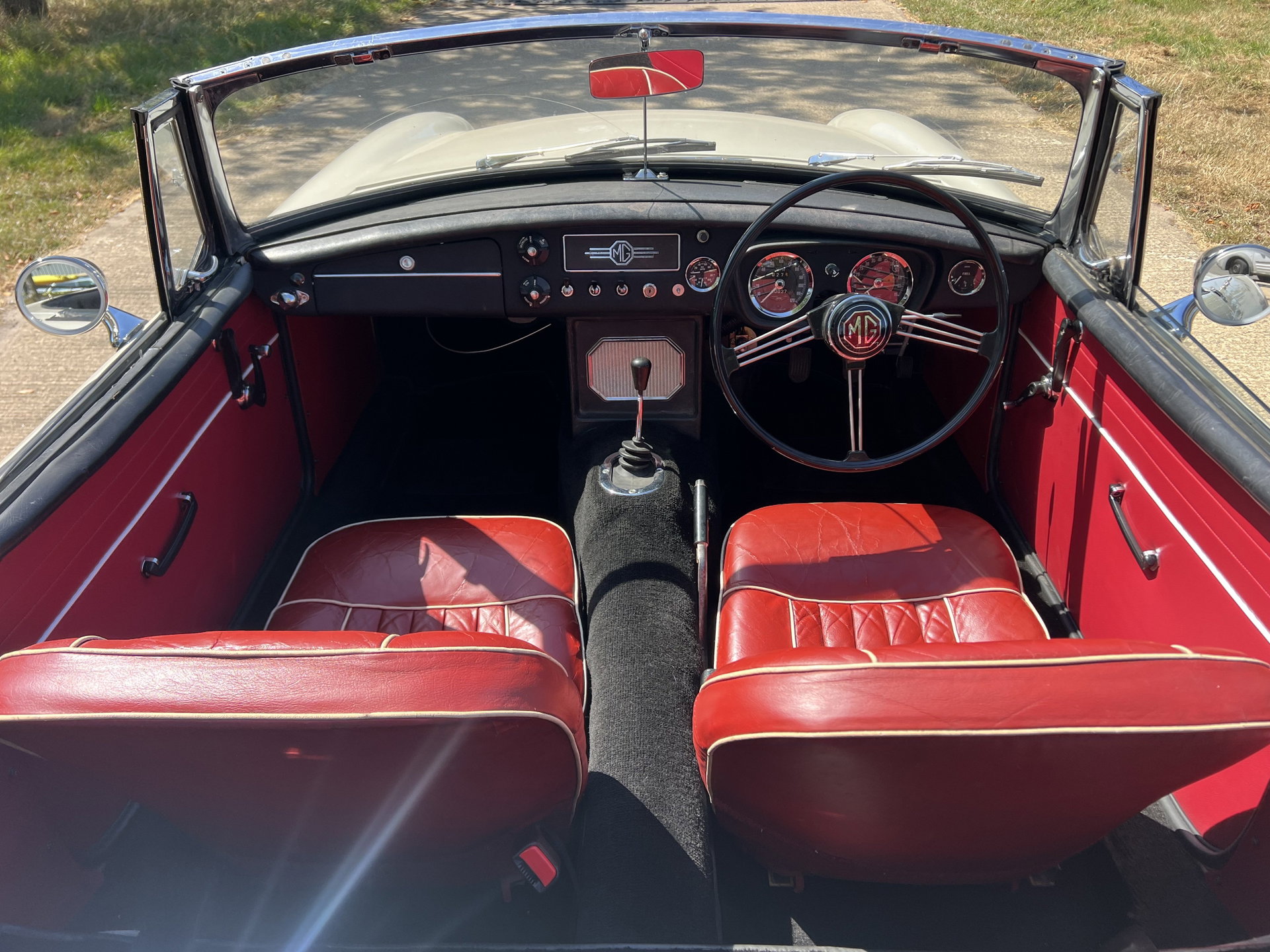 1965 MG B - Bruce McLarens MGB Roadster, foto 10