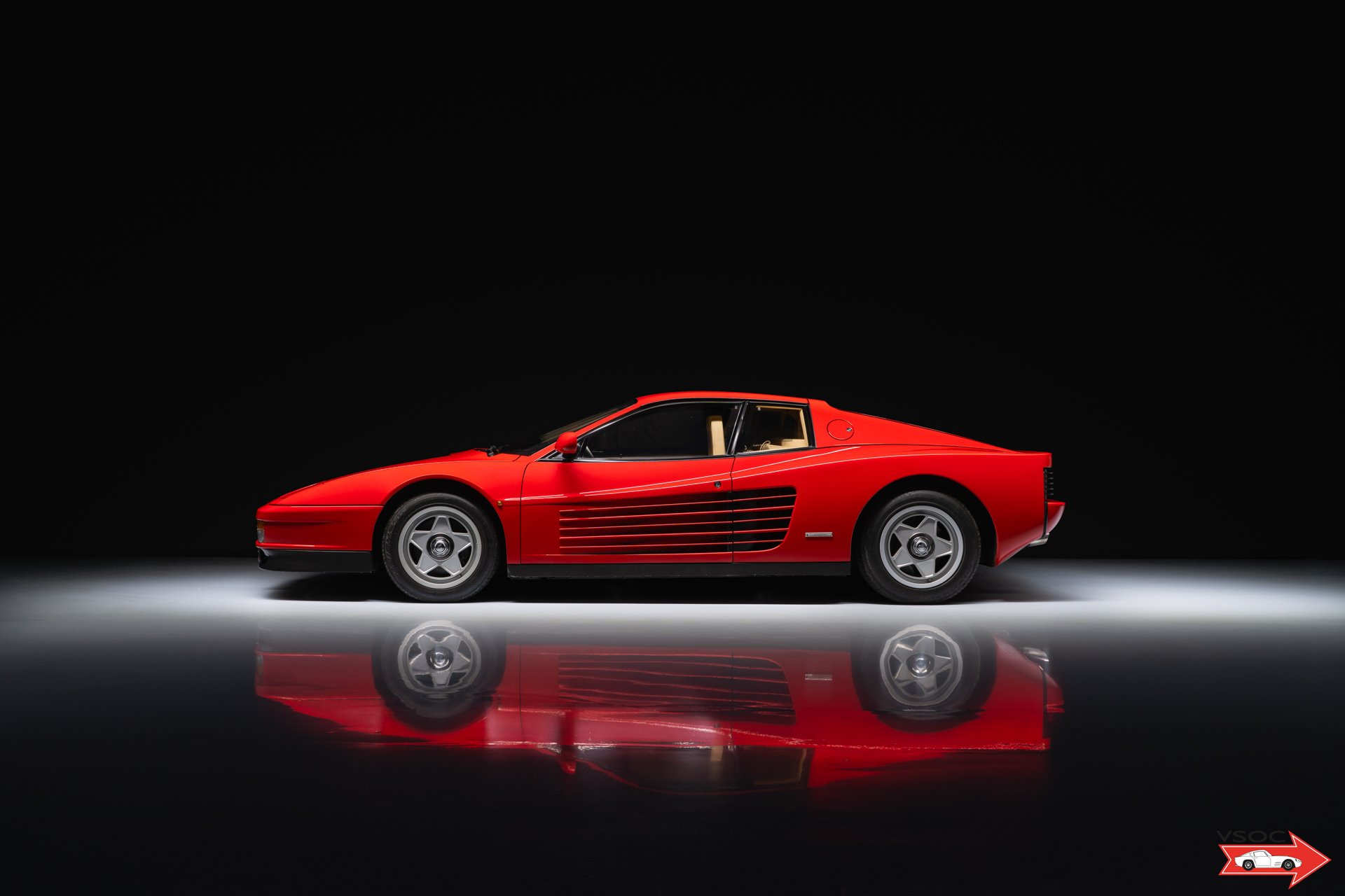 1987 Ferrari Testarossa - 'Rosso'. Just arrived! Finished in the iconic combination of Red over a Cream leather interior, foto 2