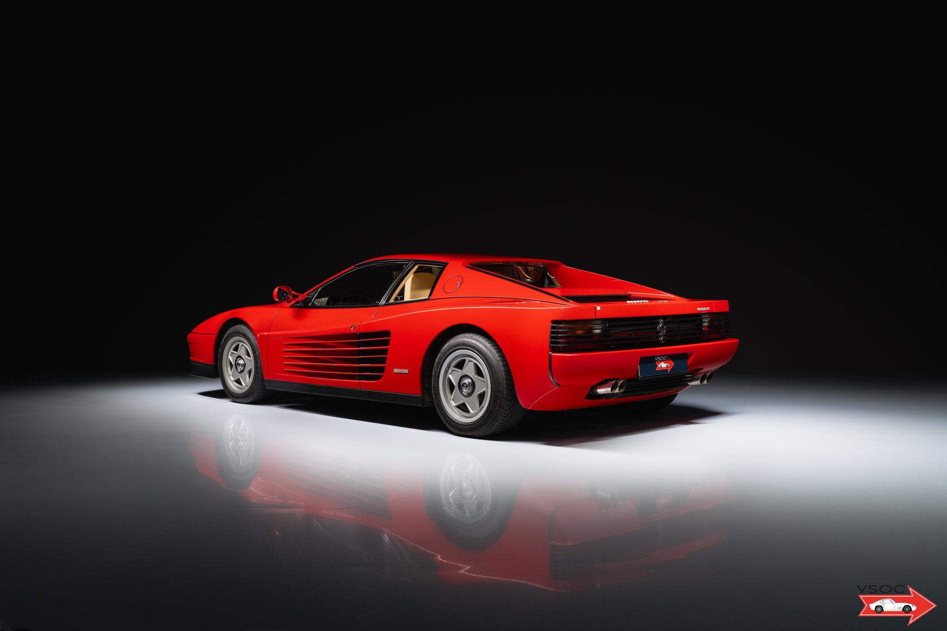 1987 Ferrari Testarossa - 'Rosso'. Just arrived! Finished in the iconic combination of Red over a Cream leather interior, foto 5