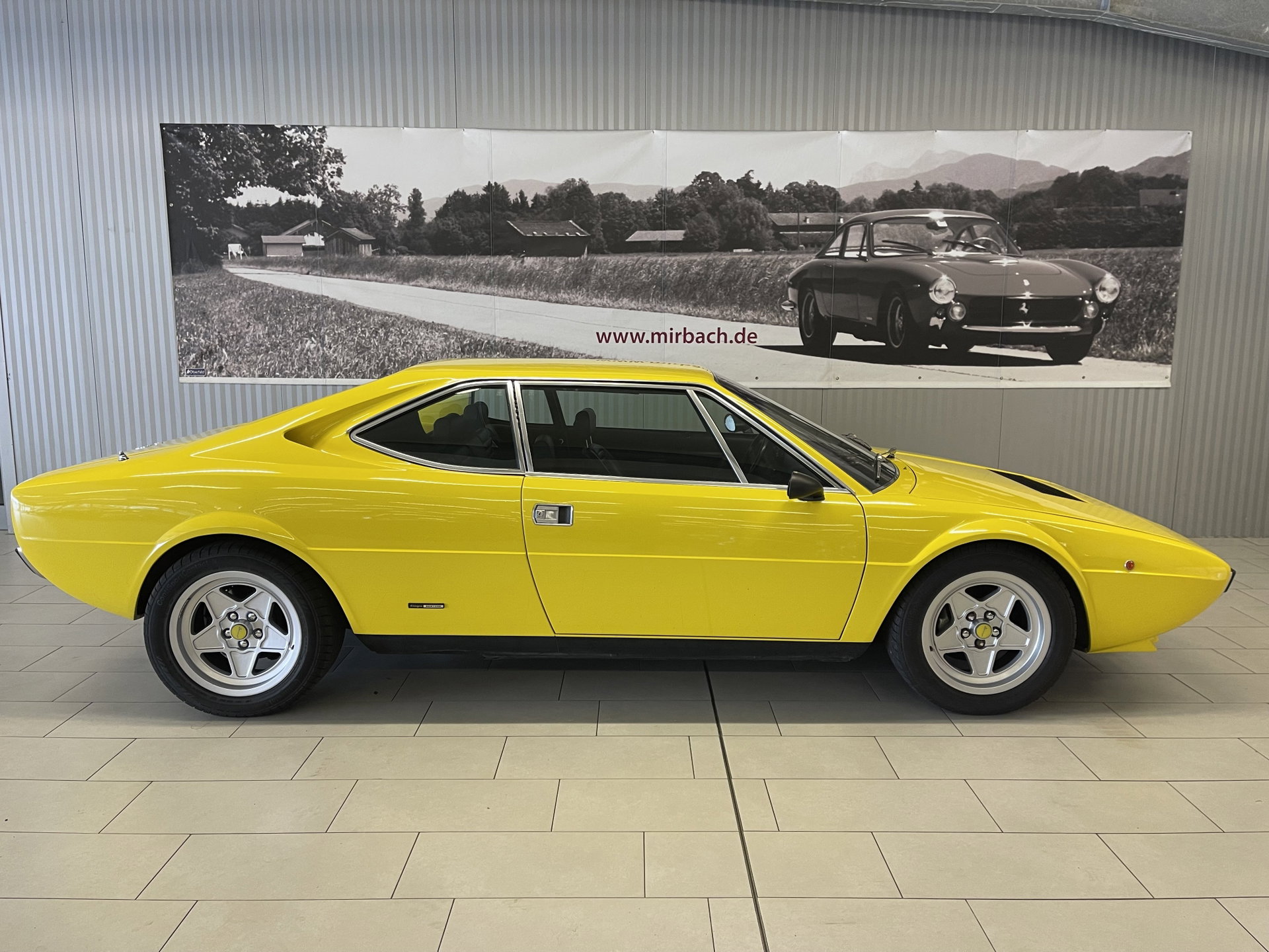1974 Ferrari 308 - 308 GT4, foto 2