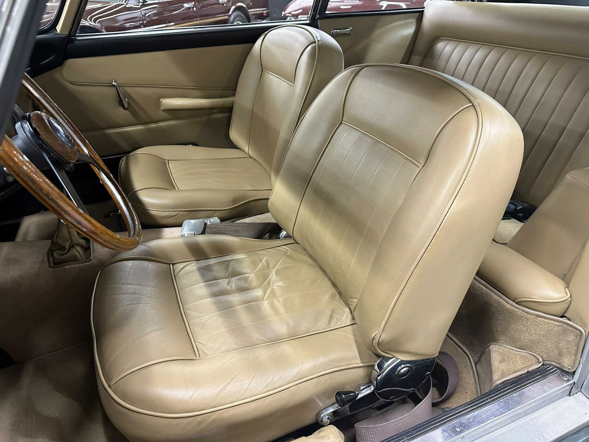 1960 Aston Martin DB4, foto 11