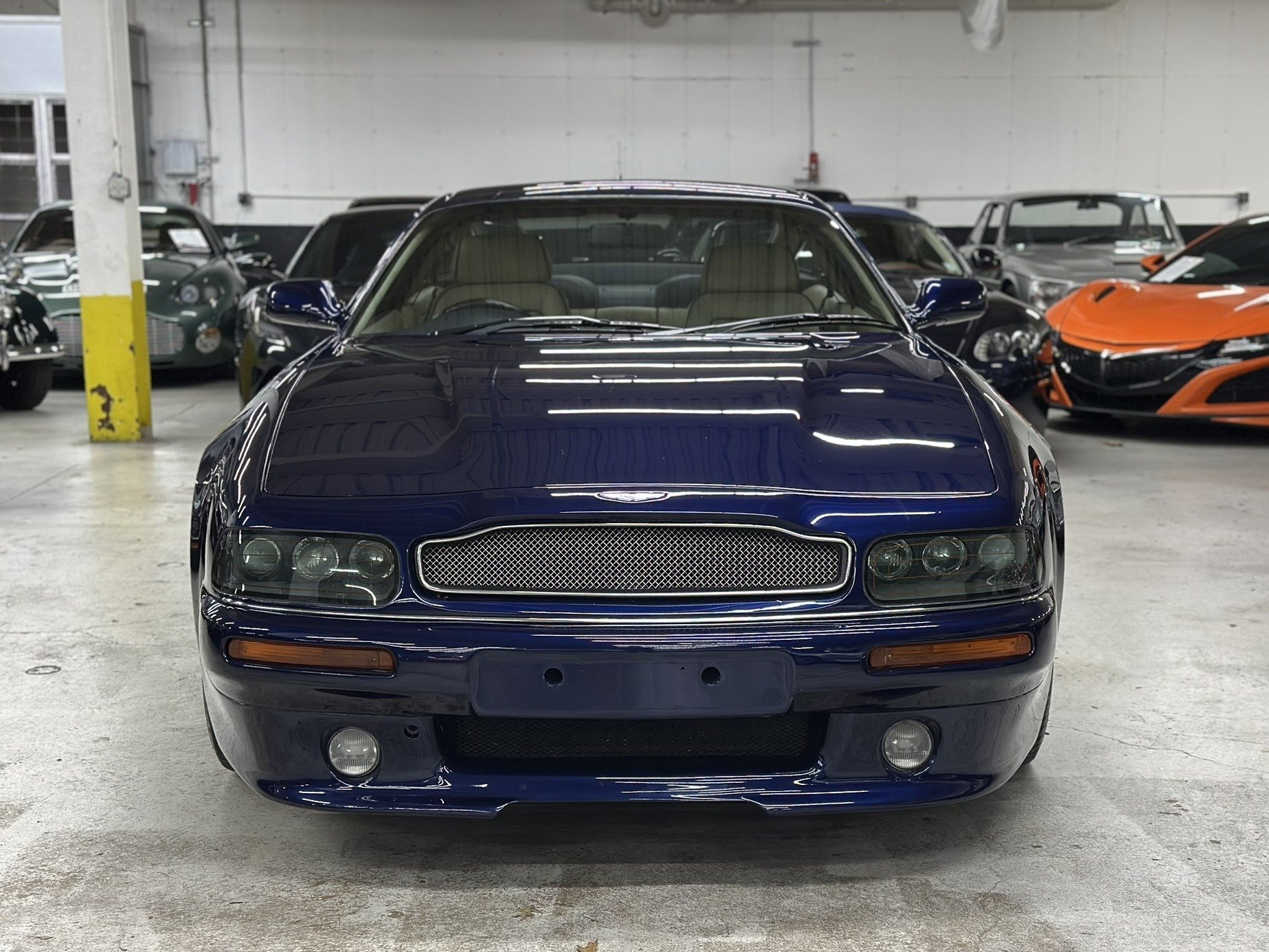 1998 Aston Martin V8 Coupe, foto 2