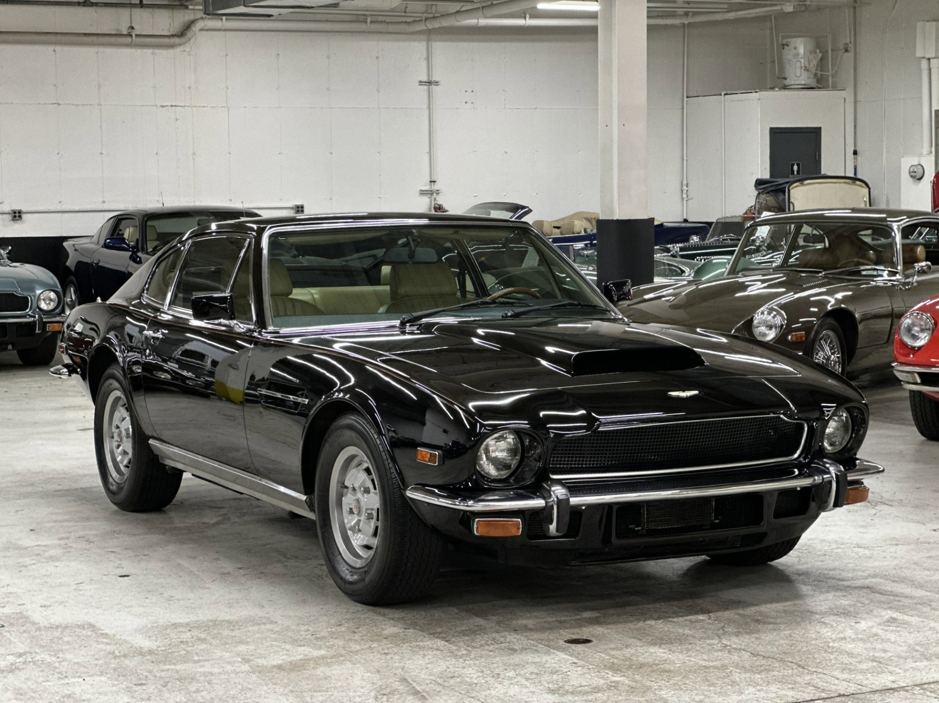 1978 Aston Martin V8, foto 1