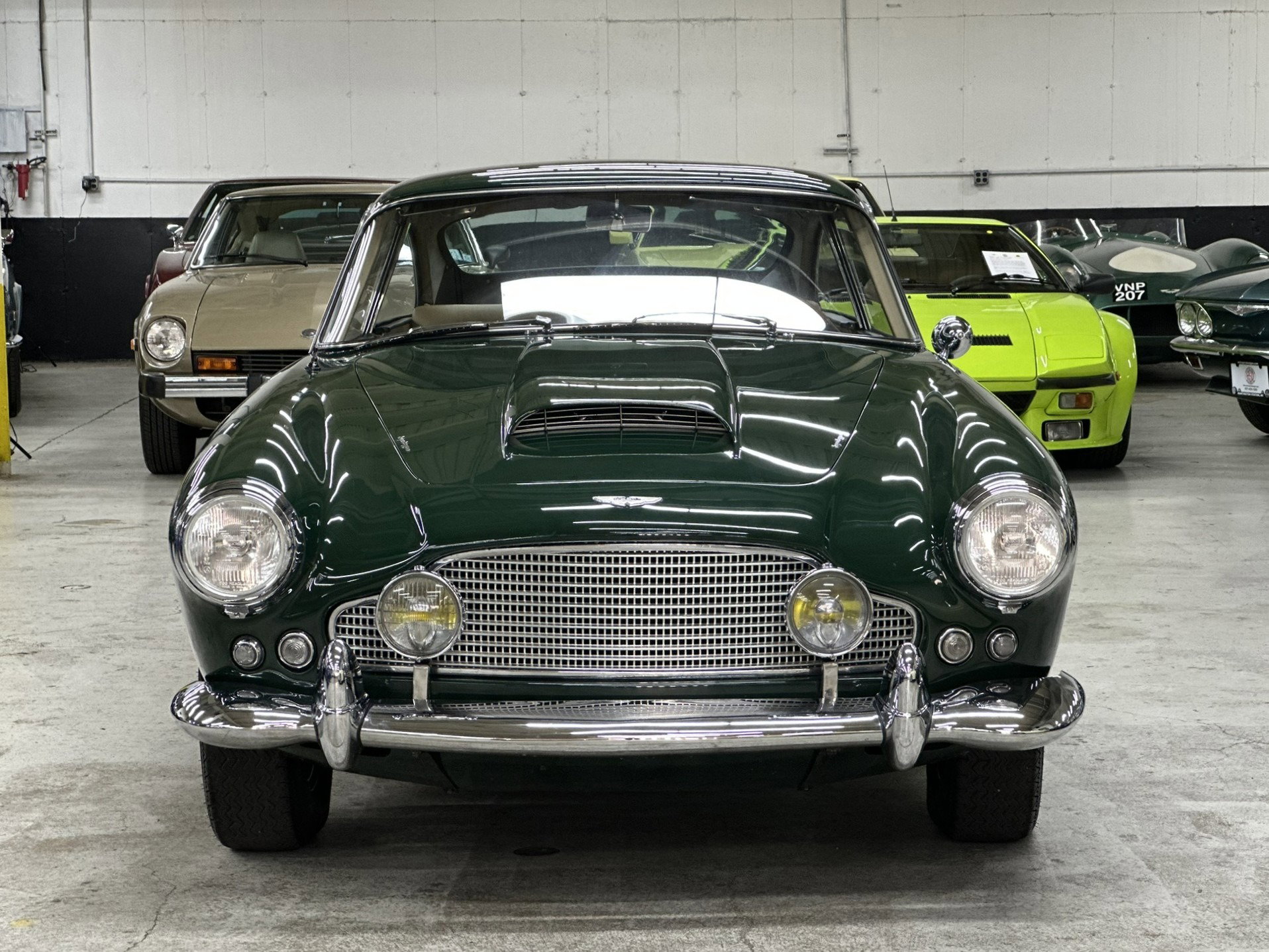 1960 Aston Martin DB4, foto 2