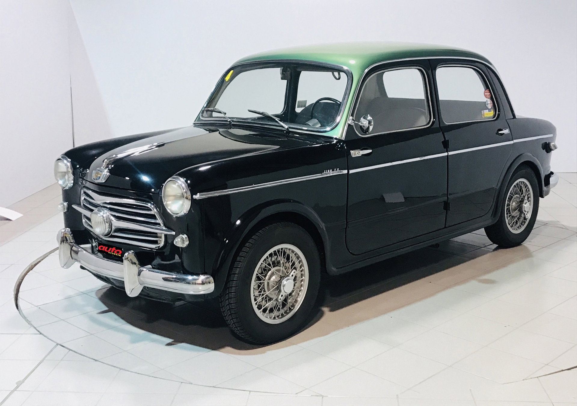 Start your own dynasty with Gianni Agnelli's perfect three-car