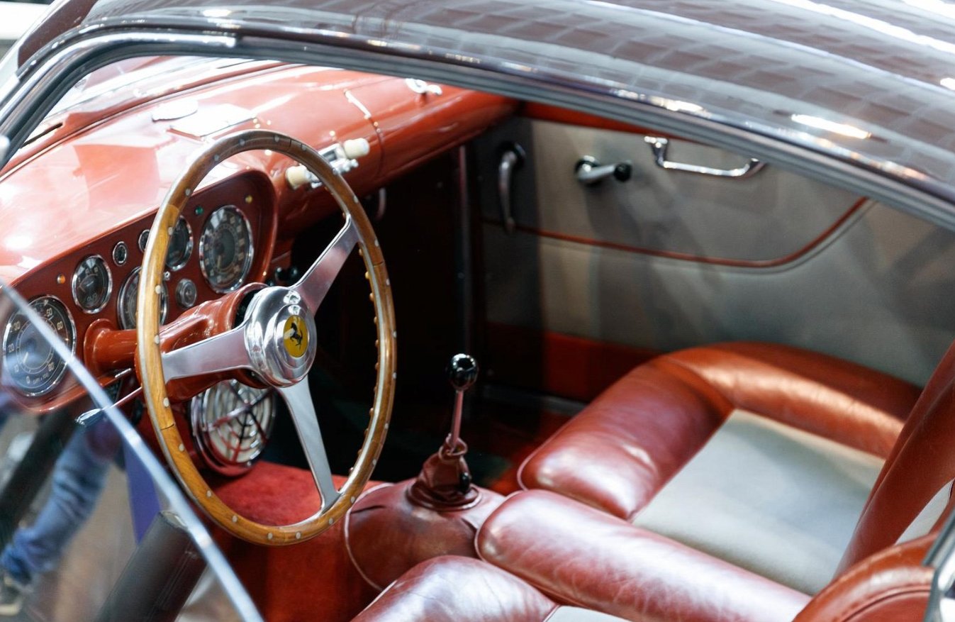 1954 Ferrari 250 - Europa - PARIS MOTOR SHOW 1954 - ONE OF TWO LOW ROOF EUROPA - FERRARI CLASSICHE RED BOOK, foto 9