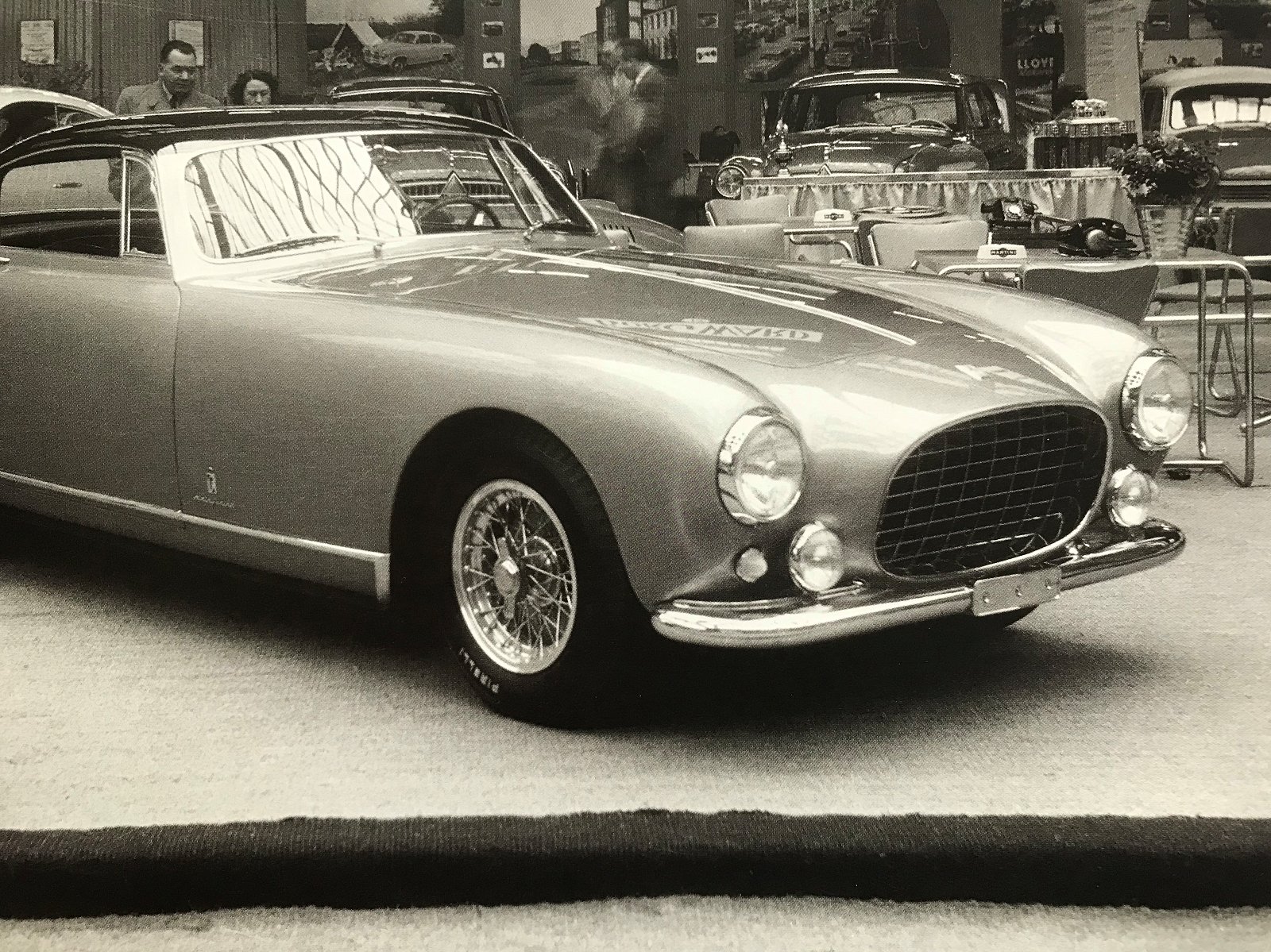 1954 Ferrari 250 - Europa - PARIS MOTOR SHOW 1954 - ONE OF TWO LOW ROOF EUROPA - FERRARI CLASSICHE RED BOOK, foto 5