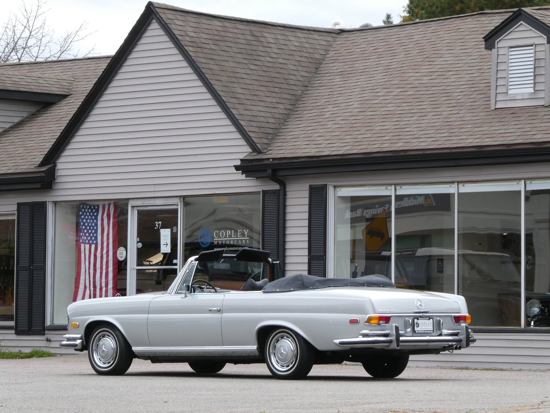 1970 Mercedes-Benz S-Class W111/112 - 280SE low-grille cabriolet | previous marque specialist restoration | original colors | one of 200 low-grille 280SE cabriolet USA example, foto 3
