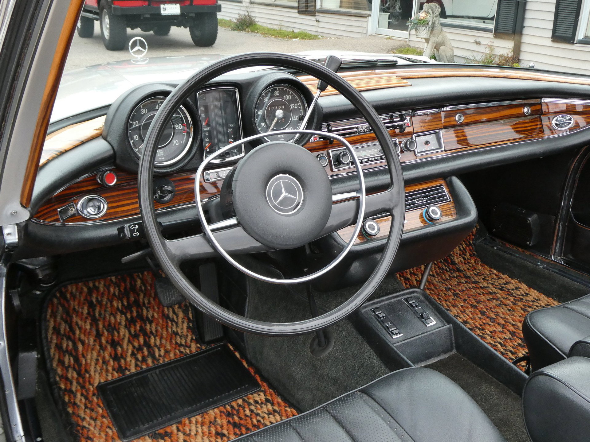 1970 Mercedes-Benz S-Class W111/112 - 280SE low-grille cabriolet | previous marque specialist restoration | original colors | one of 200 low-grille 280SE cabriolet USA example, foto 7