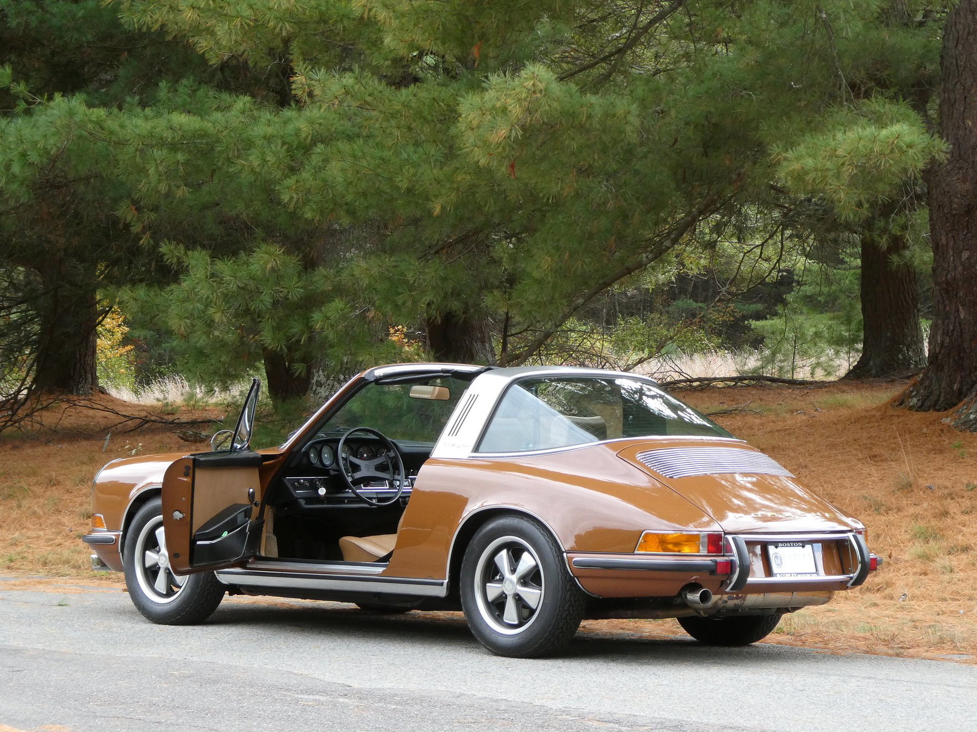 1971 Porsche 911 - 911 T Targa | incredibly original | 30,800 miles | original paint & interior | matching numbers | Porsche Classic Technical Certificate, foto 5