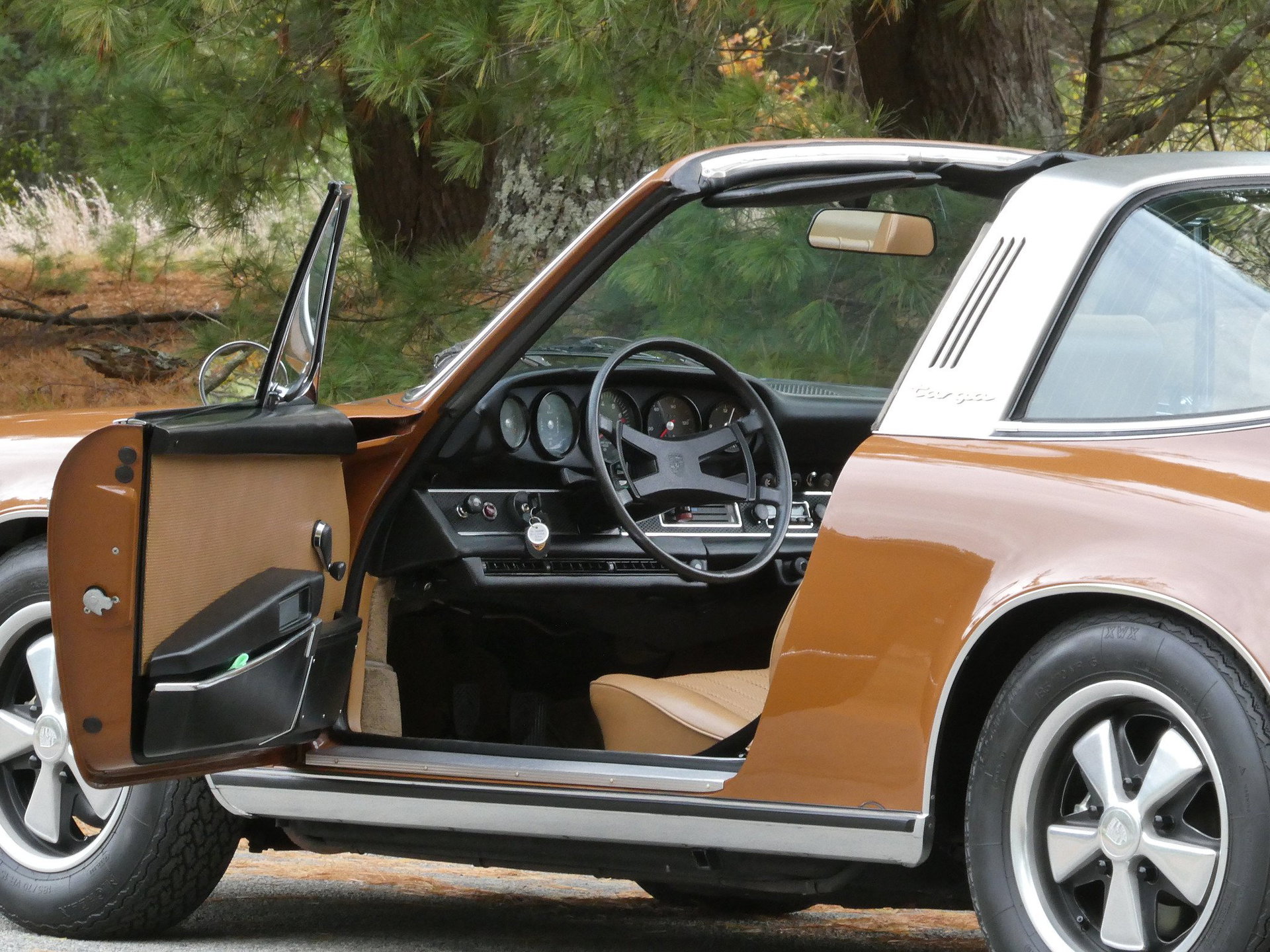 1971 Porsche 911 - 911 T Targa | incredibly original | 30,800 miles | original paint & interior | matching numbers | Porsche Classic Technical Certificate, foto 6