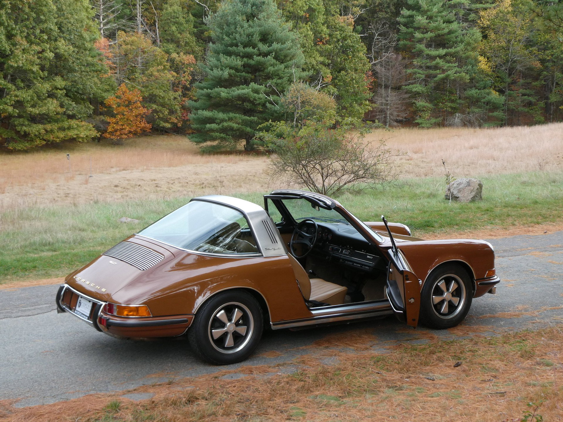 1971 Porsche 911 - 911 T Targa | incredibly original | 30,800 miles | original paint & interior | matching numbers | Porsche Classic Technical Certificate, foto 12