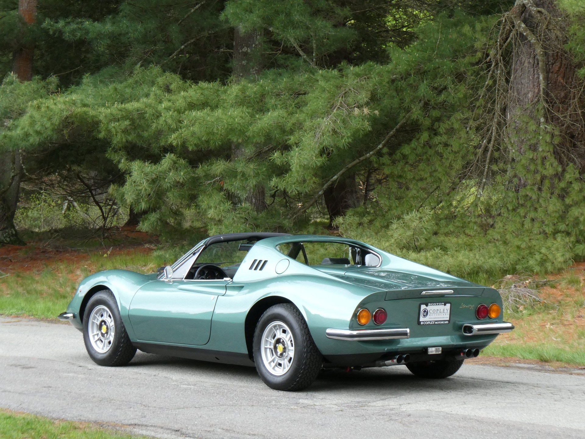 1973 Ferrari 246 'Dino' - 1973 246 Dino GTS | spectacular original colors | matching numbers | fully restored | power windows and air conditioning, foto 3