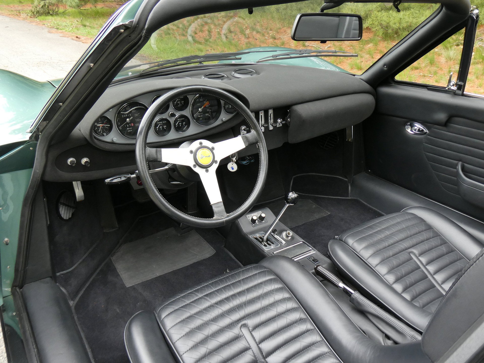 1973 Ferrari 246 'Dino' - 1973 246 Dino GTS | spectacular original colors | matching numbers | fully restored | power windows and air conditioning, foto 7