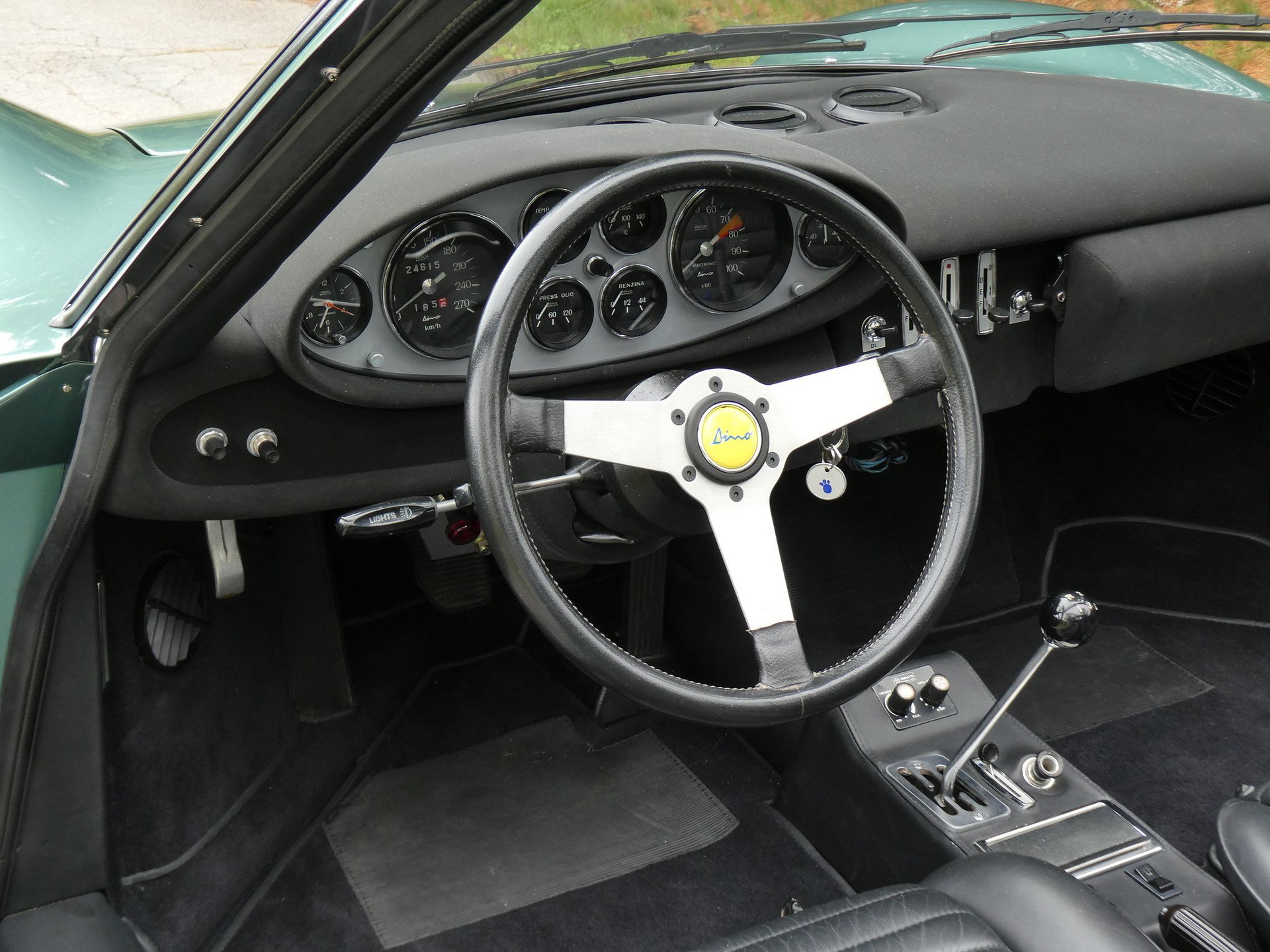 1973 Ferrari 246 'Dino' - 1973 246 Dino GTS | spectacular original colors | matching numbers | fully restored | power windows and air conditioning, foto 8