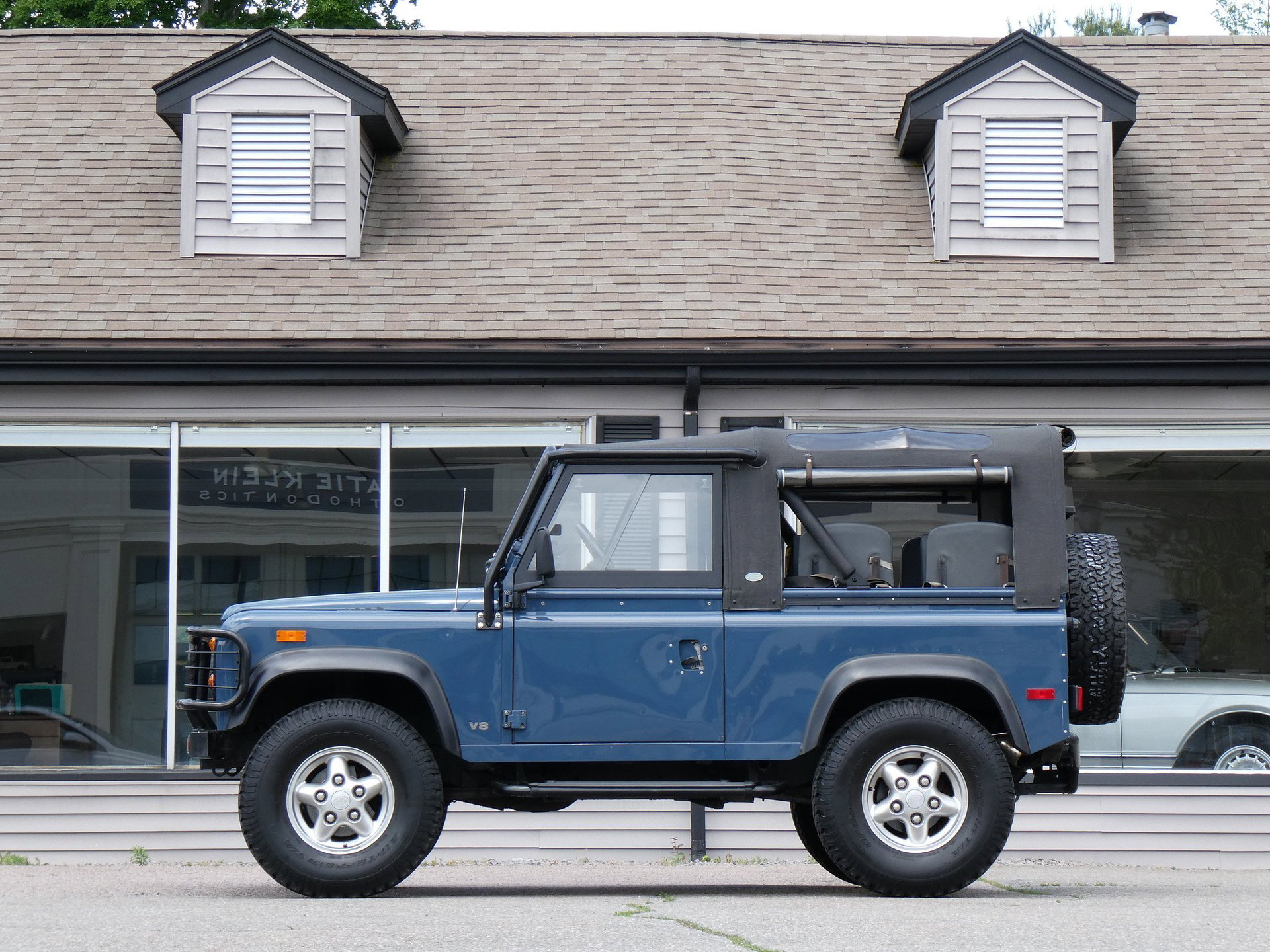 1994 Land Rover Defender - Authentic North American Spec | 5 speed manual | stunning Arles Blue | only 55,750 miles, foto 1