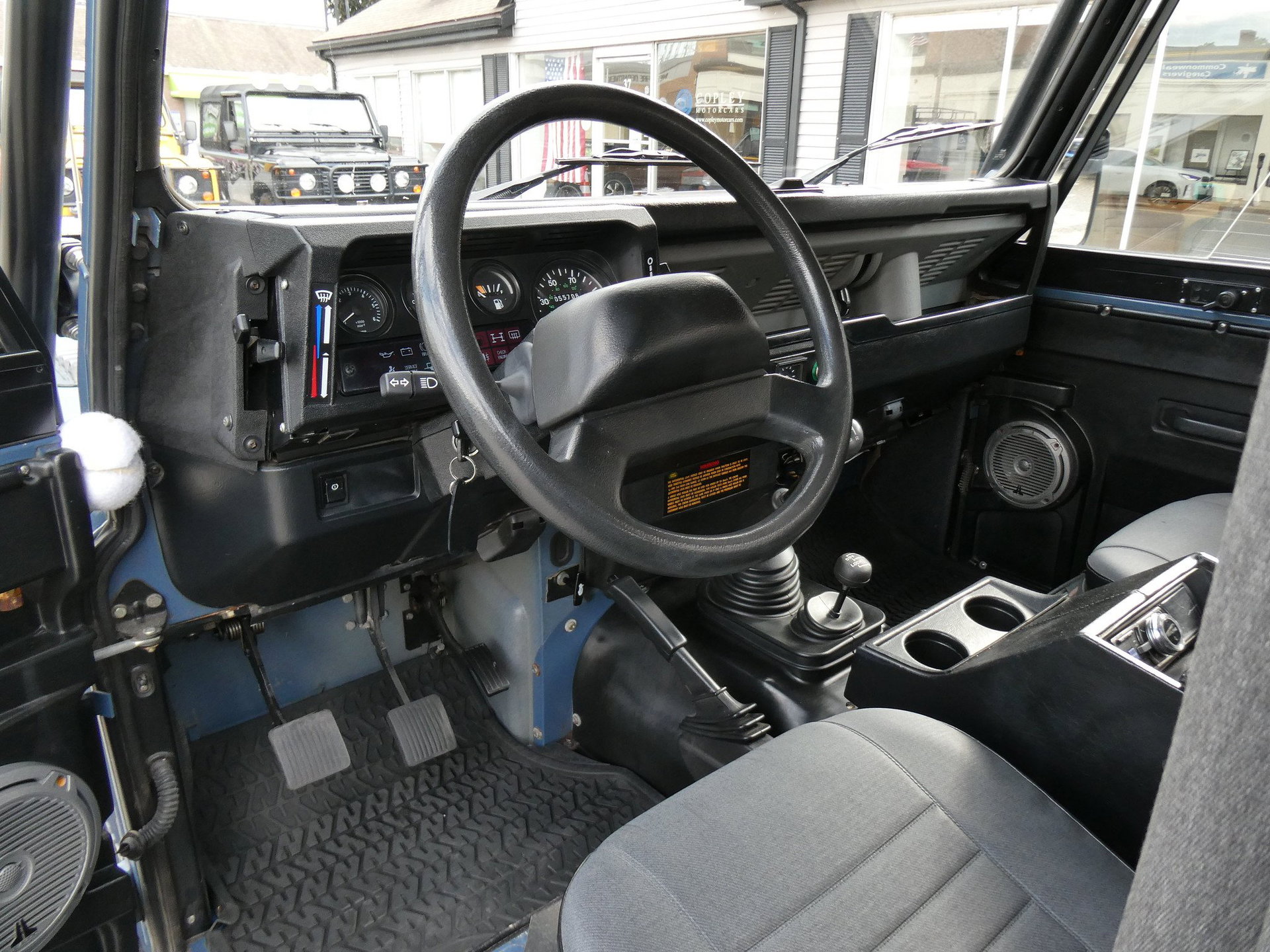 1994 Land Rover Defender - Authentic North American Spec | 5 speed manual | stunning Arles Blue | only 55,750 miles, foto 6
