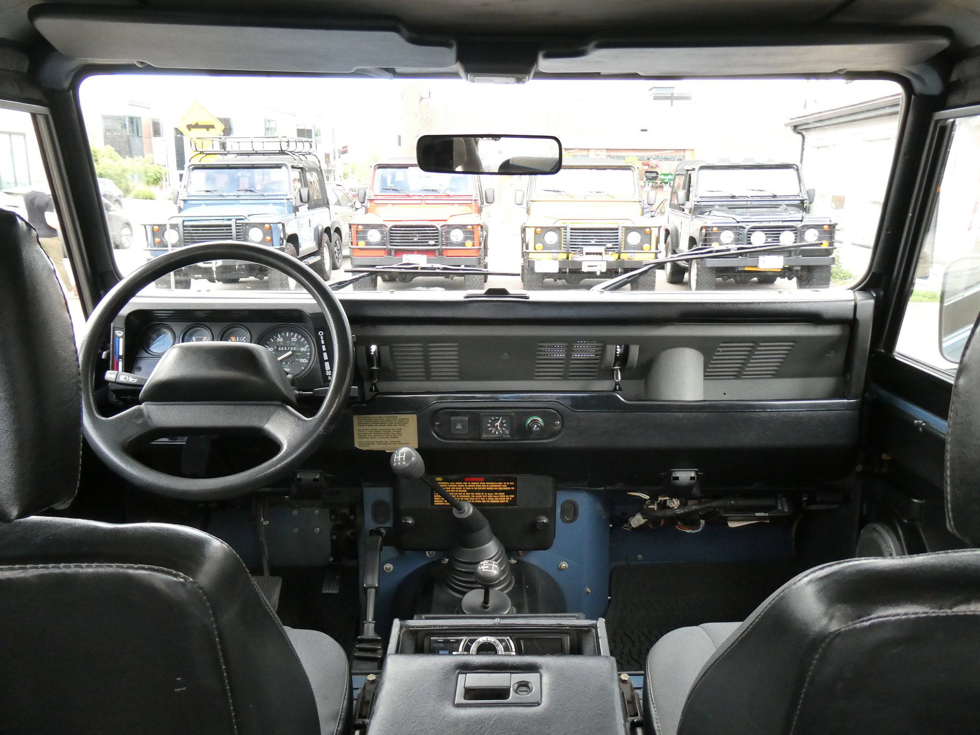 1994 Land Rover Defender - Authentic North American Spec | 5 speed manual | stunning Arles Blue | only 55,750 miles, foto 9