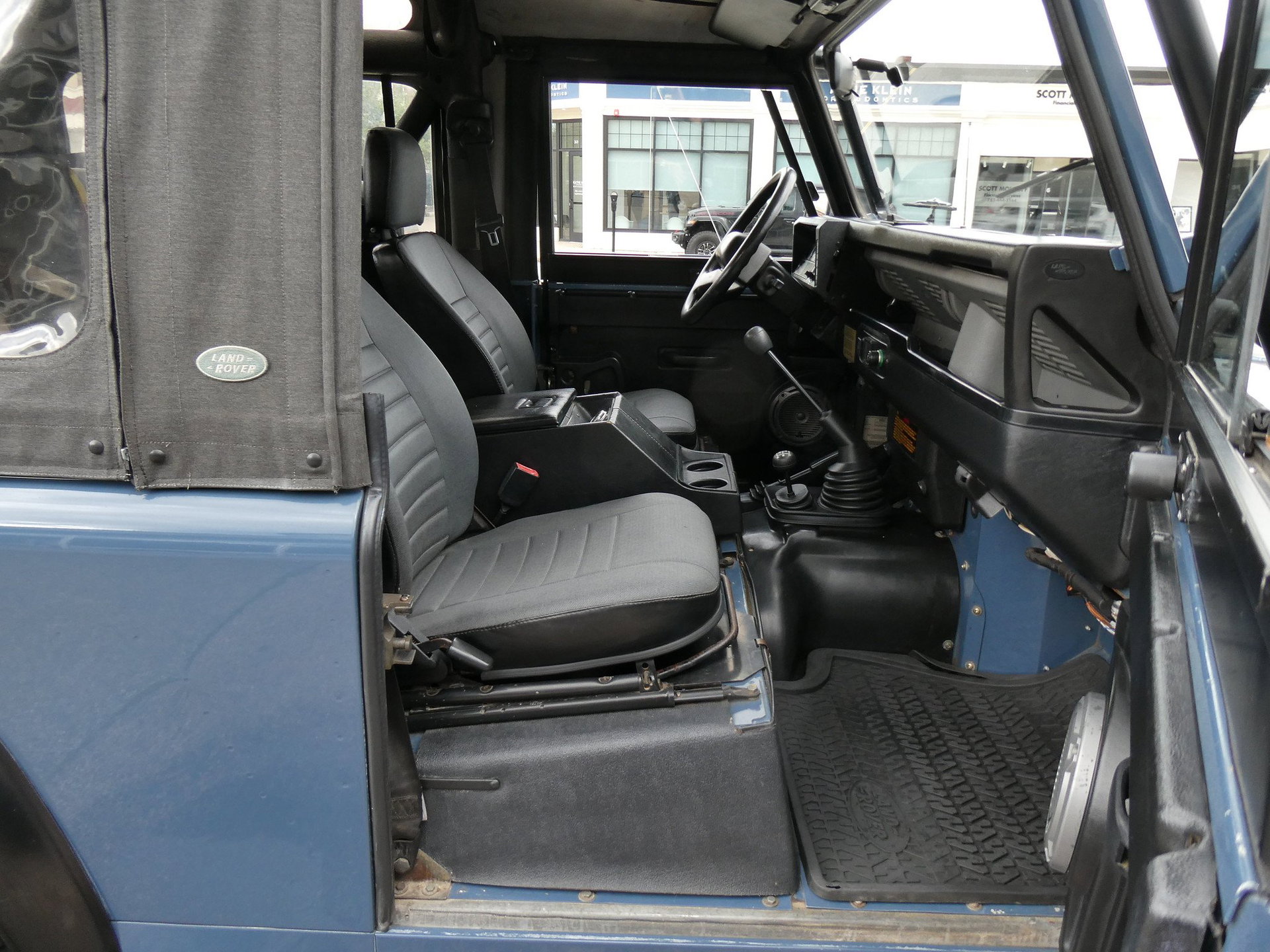 1994 Land Rover Defender - Authentic North American Spec | 5 speed manual | stunning Arles Blue | only 55,750 miles, foto 11