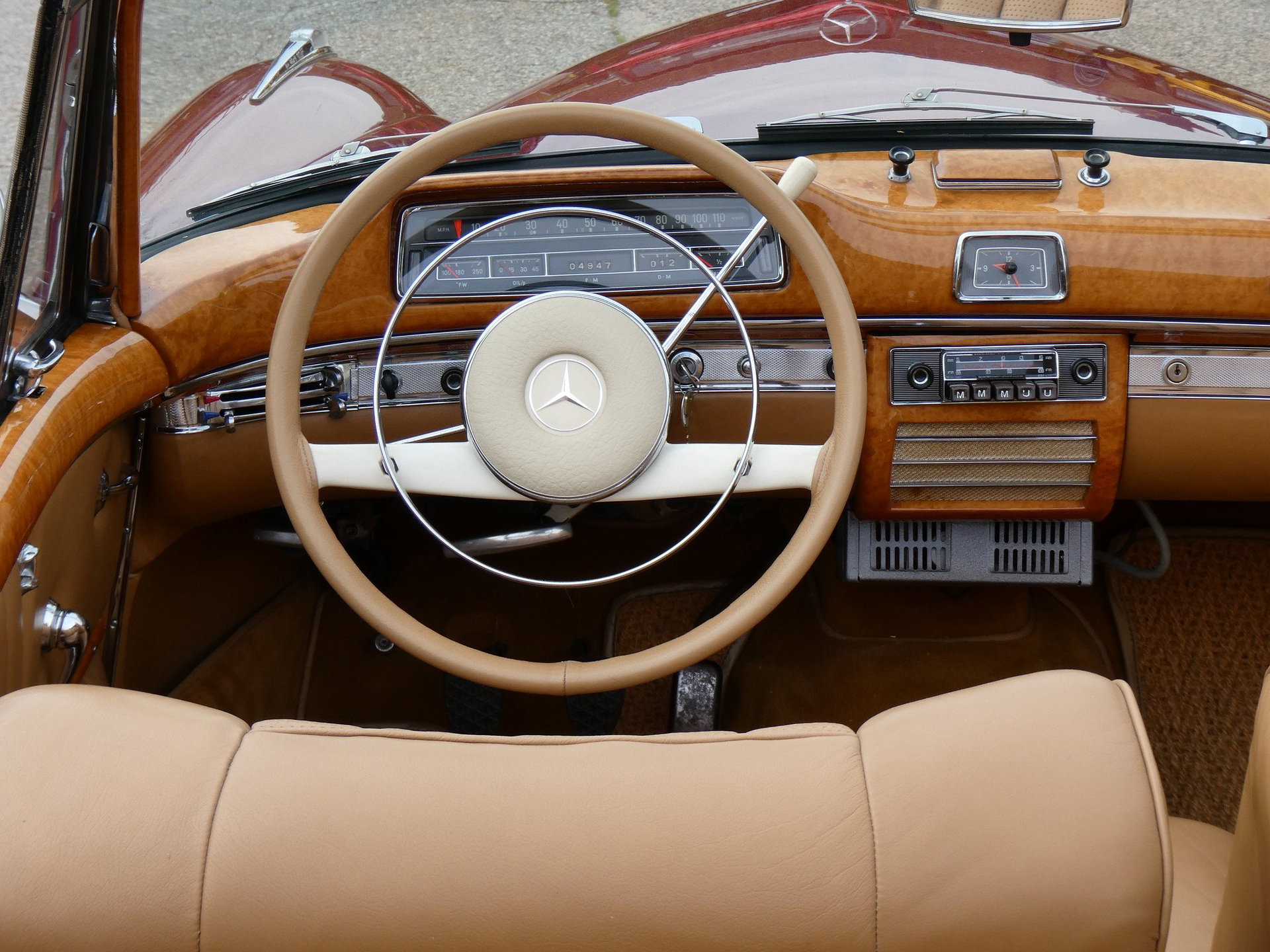 1960 Mercedes-Benz 220 - 220SE Ponton cabriolet | matching numbers original engine | wonderful older restoration | 4 speed manual | original USA delivery, foto 11