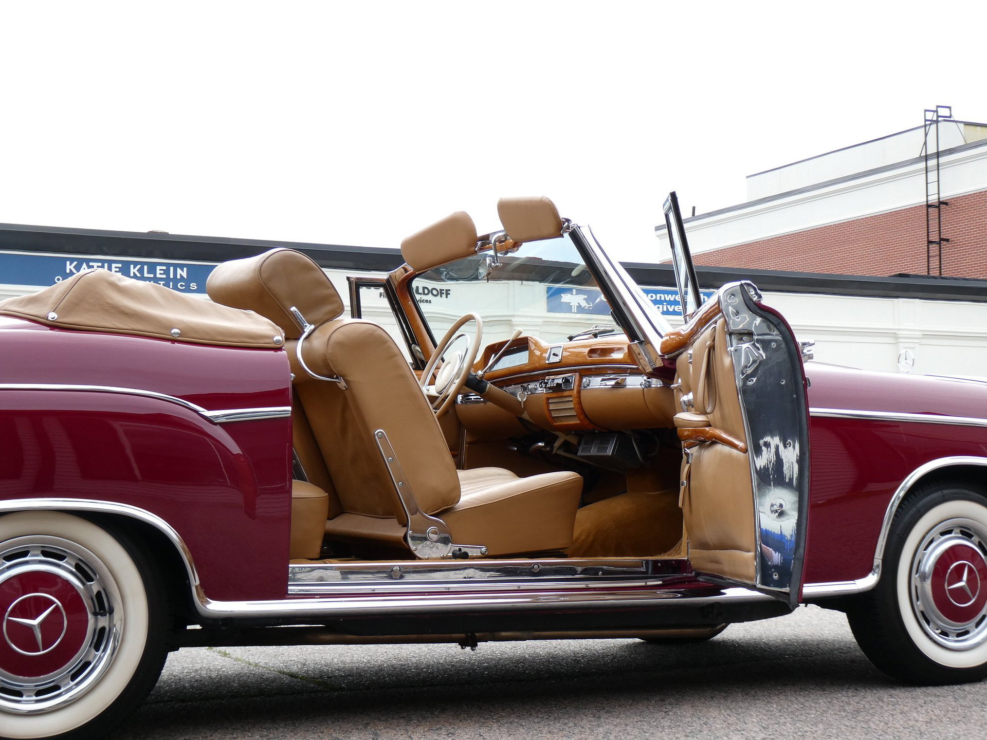 1960 Mercedes-Benz 220 - 220SE Ponton cabriolet | matching numbers original engine | wonderful older restoration | 4 speed manual | original USA delivery, foto 12