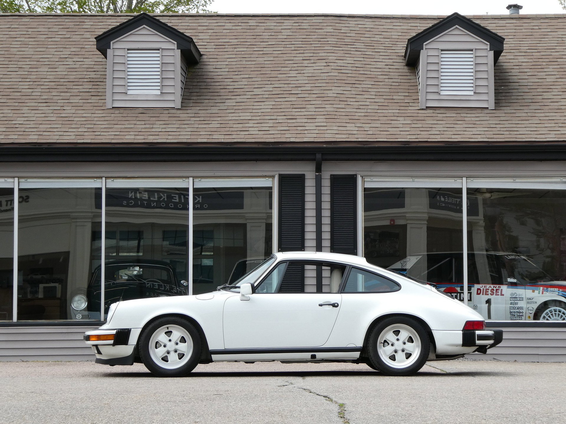 1988 Porsche 911 "G" - G50 speed | all matching numbers | just 29,525 miles from new | original manuals and maintenance booklet | exceptional throughout, foto 2