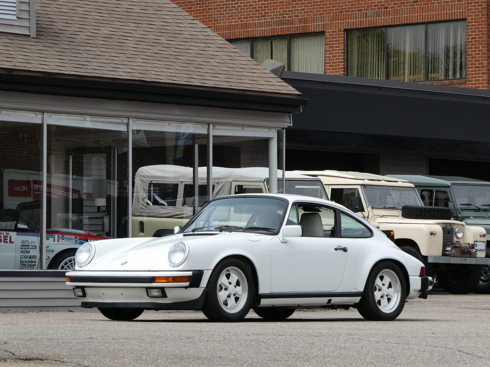 1988 Porsche 911 "G" - G50 speed | all matching numbers | just 29,525 miles from new | original manuals and maintenance booklet | exceptional throughout, foto 3