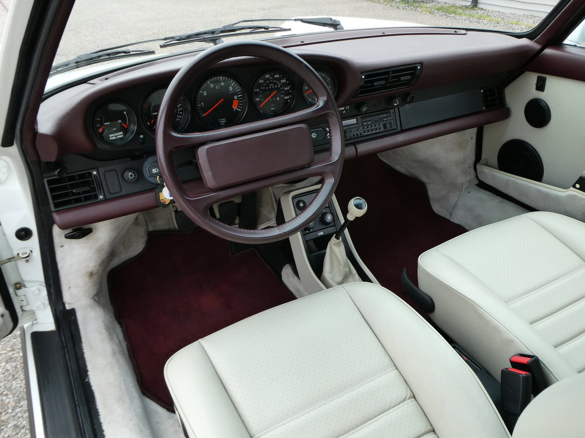 1988 Porsche 911 "G" - G50 speed | all matching numbers | just 29,525 miles from new | original manuals and maintenance booklet | exceptional throughout, foto 7