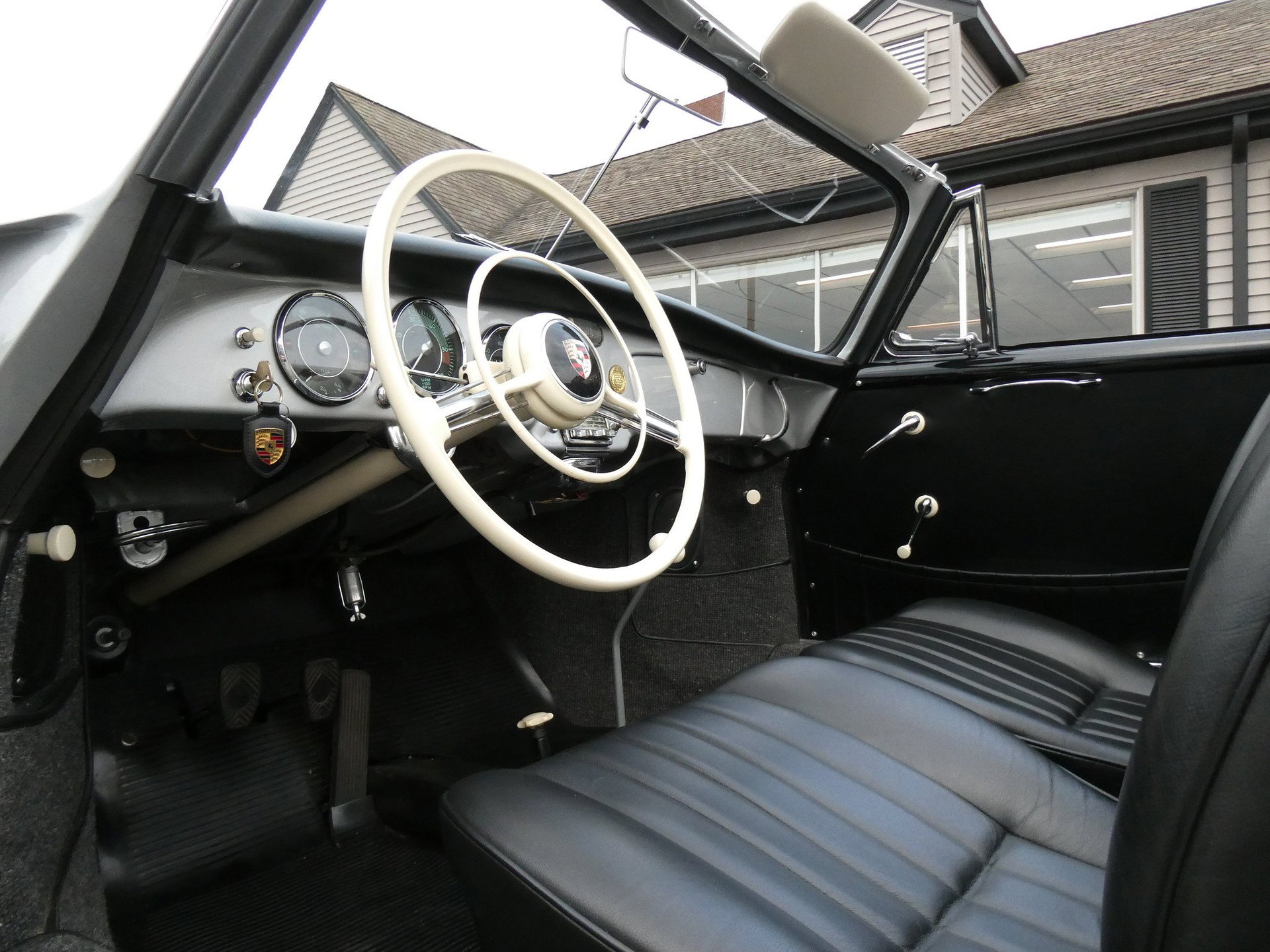1958 Porsche 356 - 1958 356 A cabriolet | uprated 75hp 356 B Super engnine | specialist restoration | original colors, foto 8